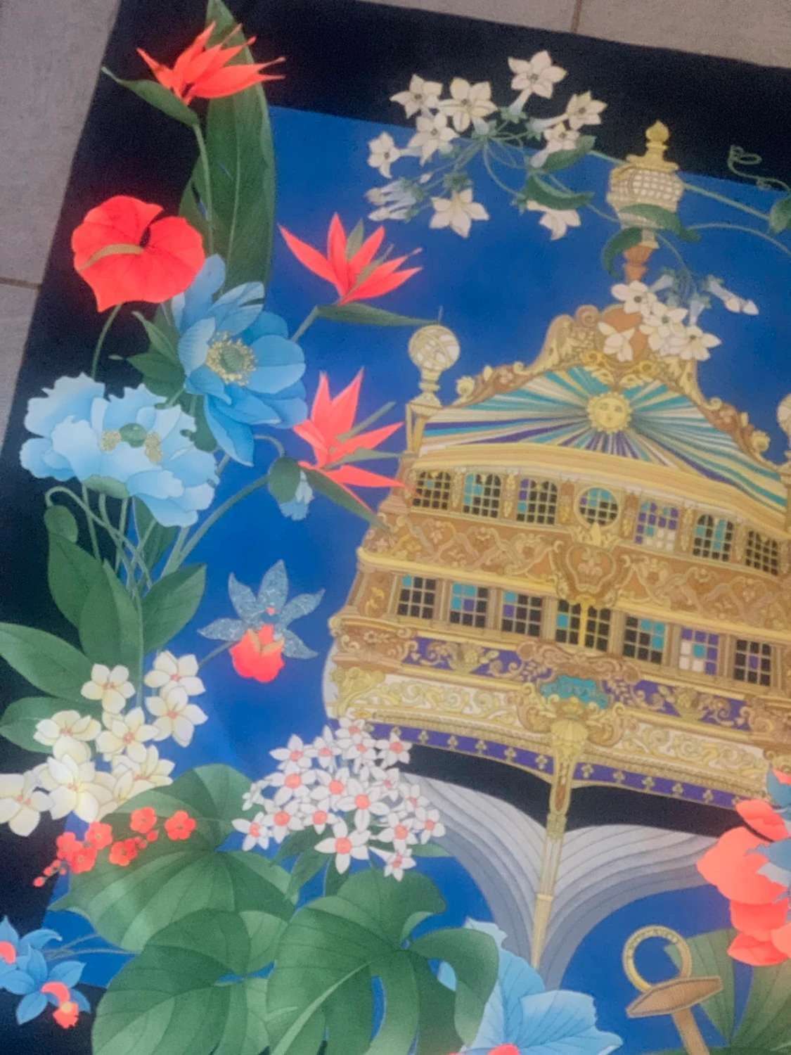Foulard carré en soie noire multicolore Leonard Paris, motif floral Galleon, 90 cm image 3