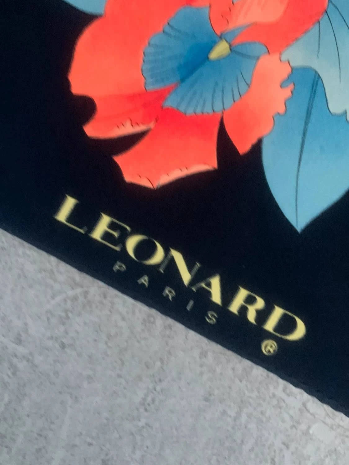 Foulard carré en soie noire multicolore Leonard Paris, motif floral Galleon, 90 cm image 4