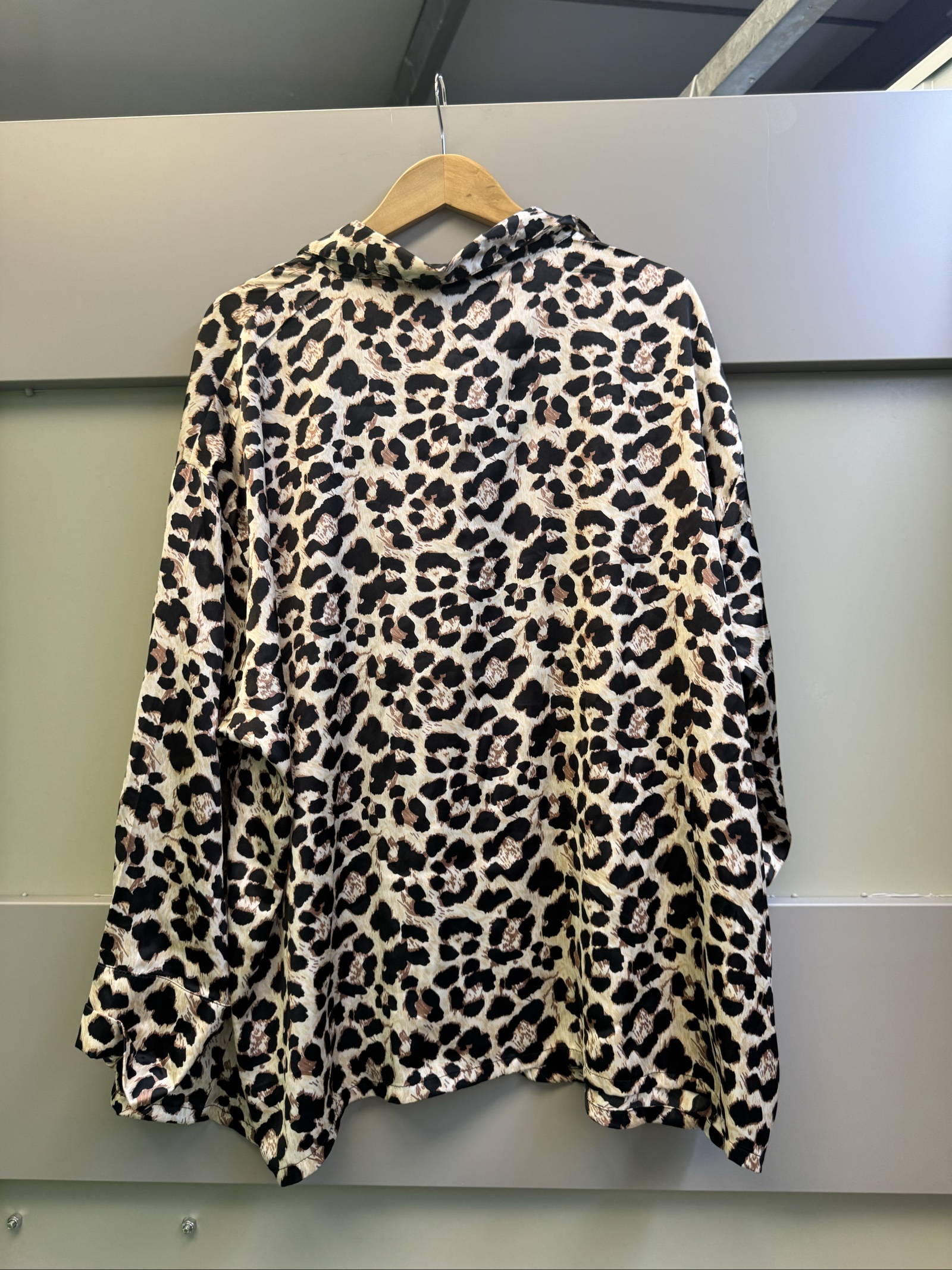 Boohoo Women's Multi Animal Print Oversized Shirt UK 14 image 2