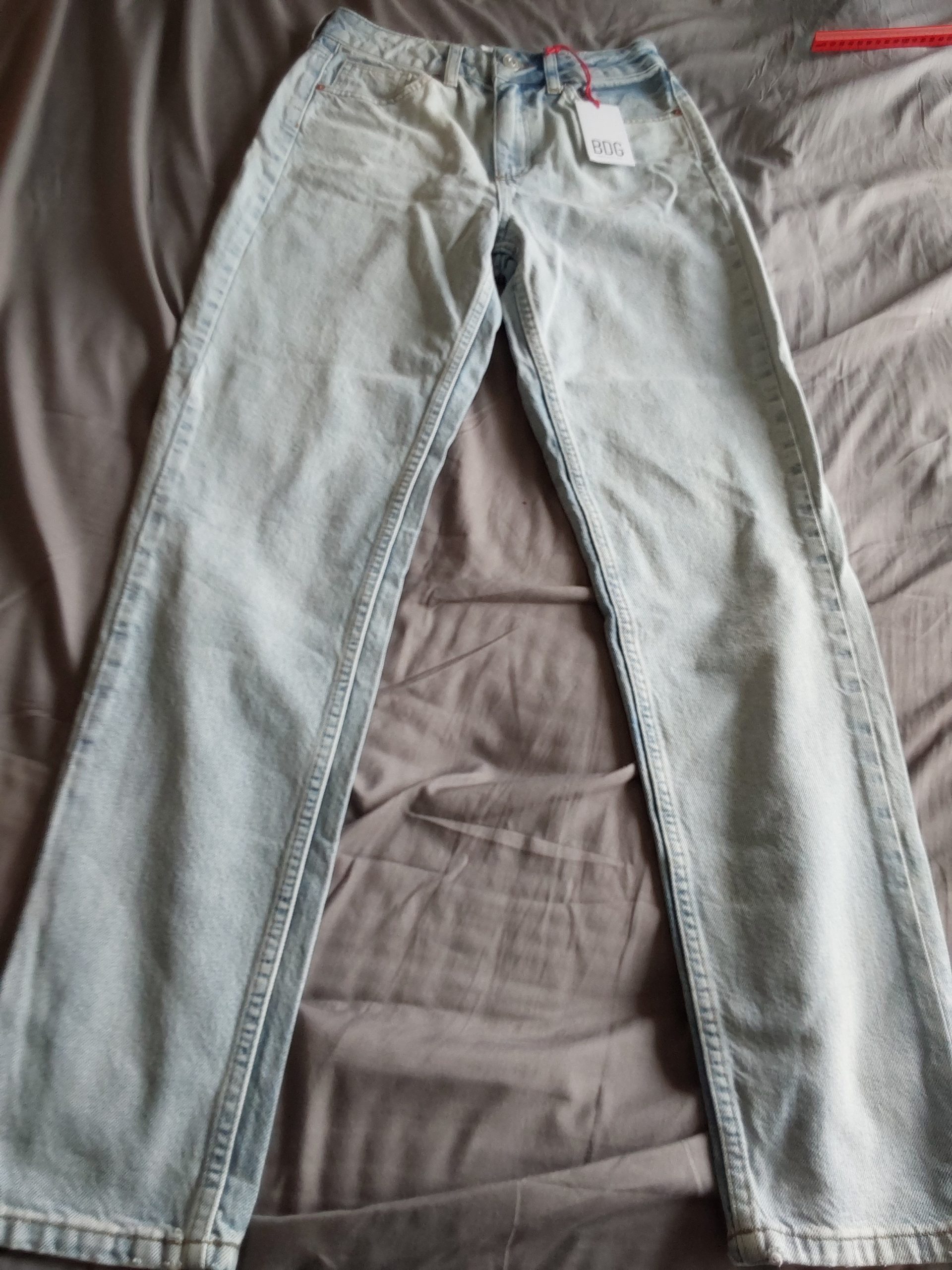 BDG Urban Outfitters Light Blue Denim Mom Jeans W26 L34 New RRP £55