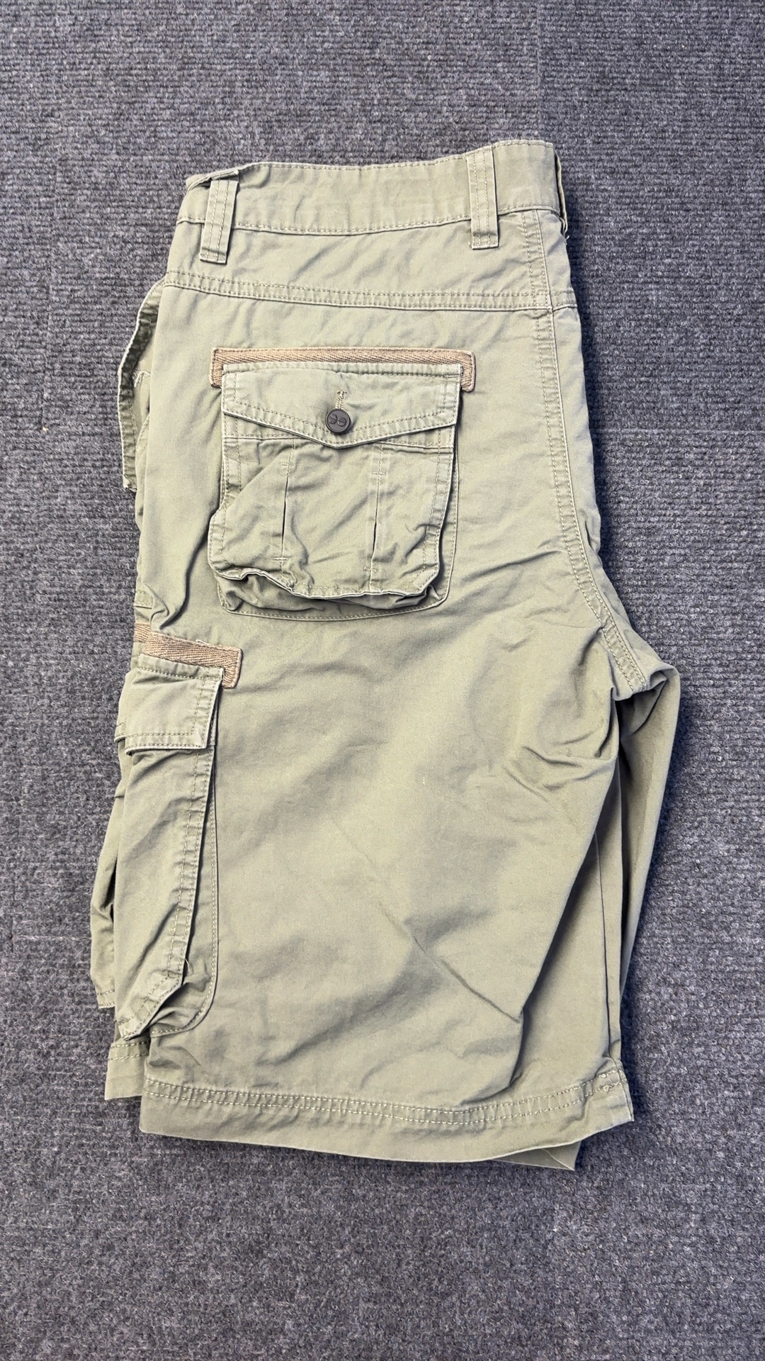 Crosshatch Men's Olive Green Cargo Shorts 42 Waist image 3