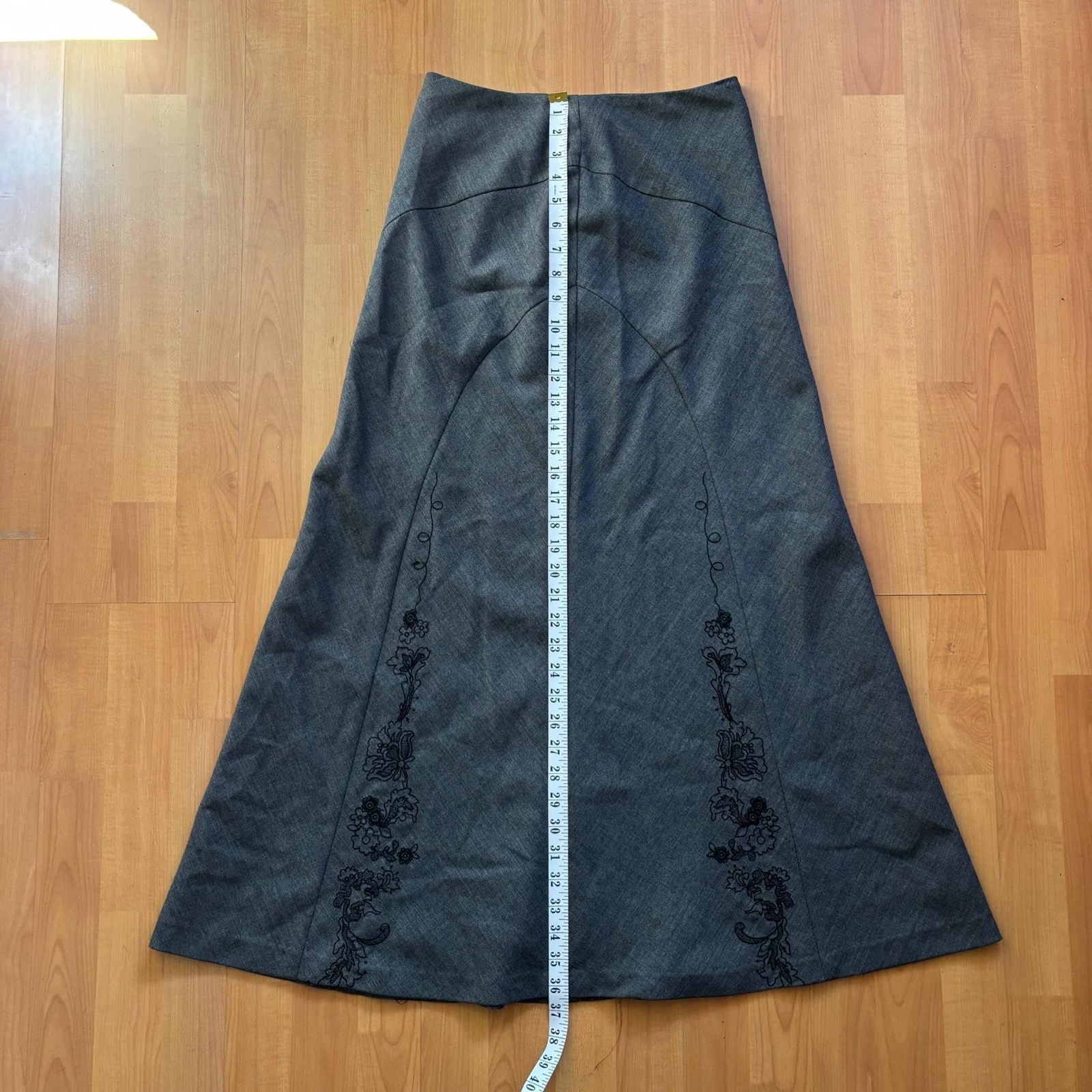 Laura Ashley Grey Floral Embroidered Skirt UK 8 image 3