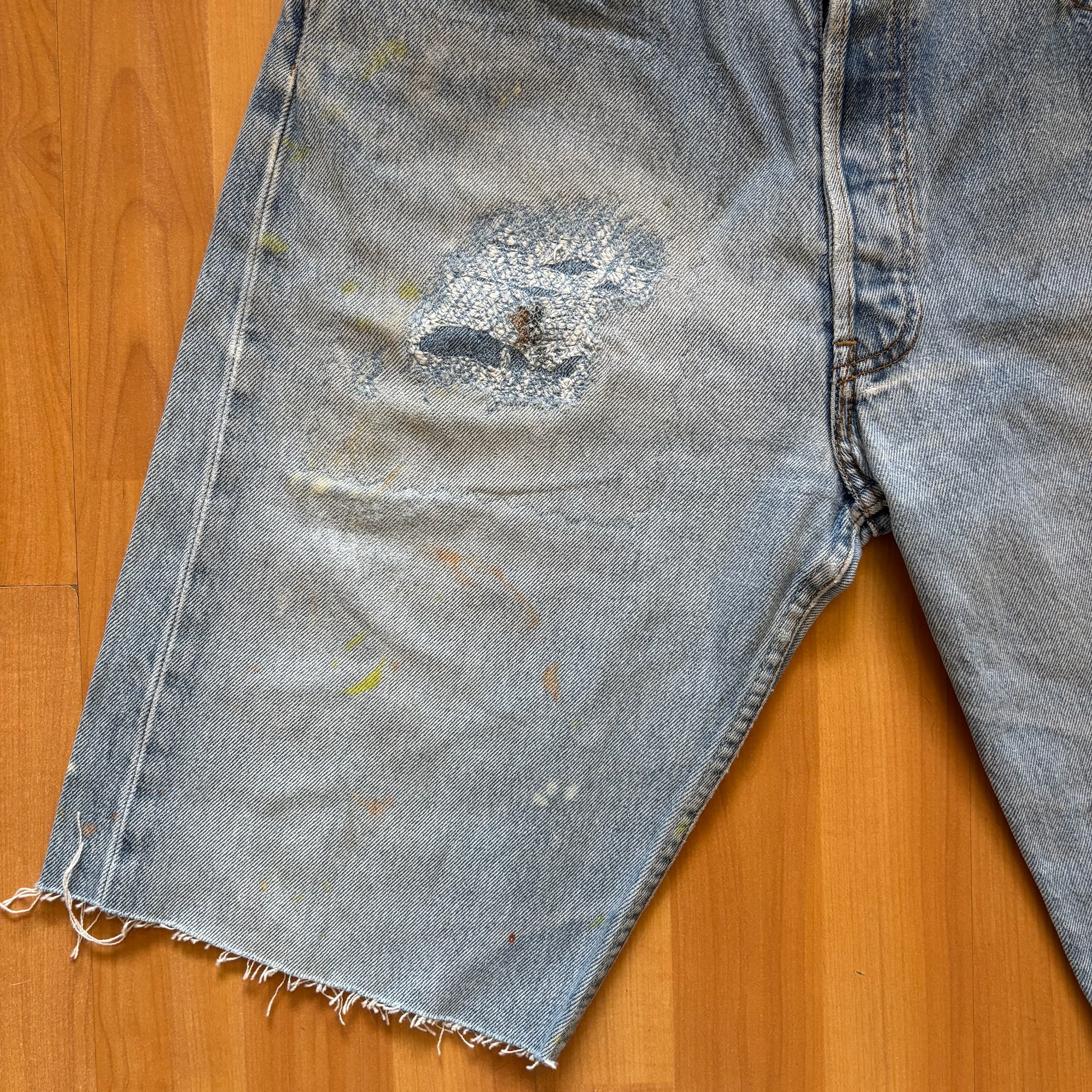 Levi's Light Blue Distressed Denim Shorts 33 Denim Paint Splatter image 2