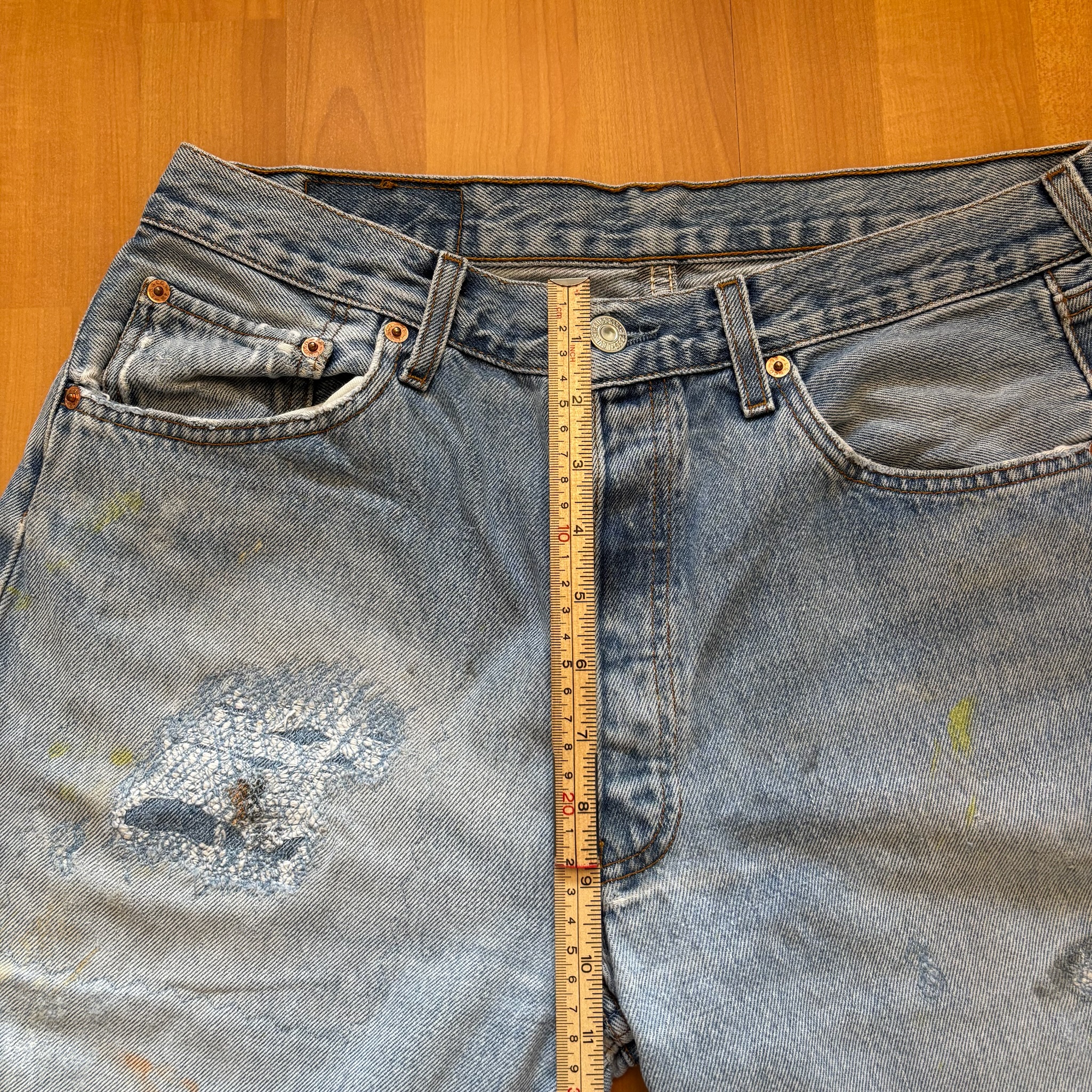 Levi's Light Blue Distressed Denim Shorts 33 Denim Paint Splatter image 7