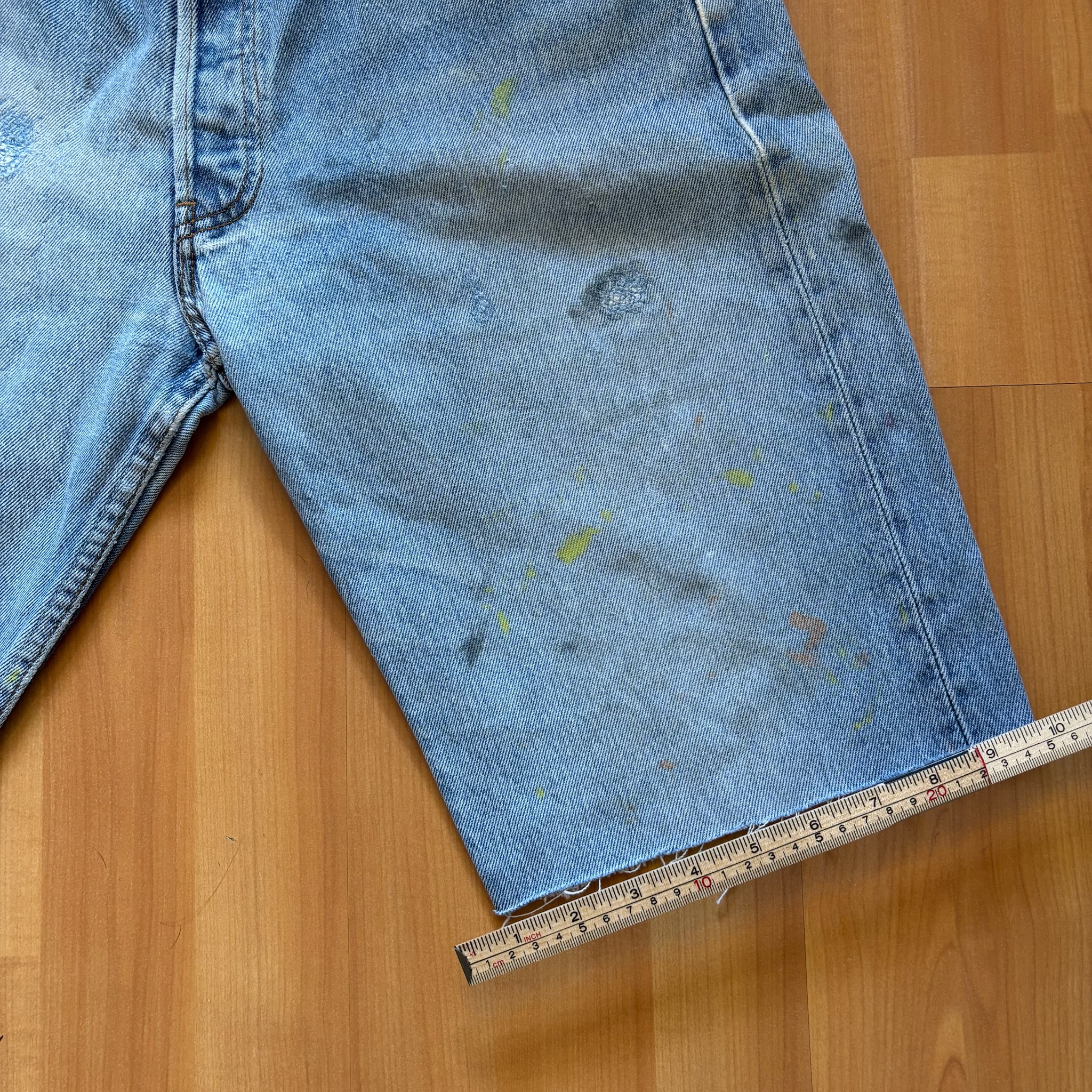 Levi's Light Blue Distressed Denim Shorts 33 Denim Paint Splatter image 9