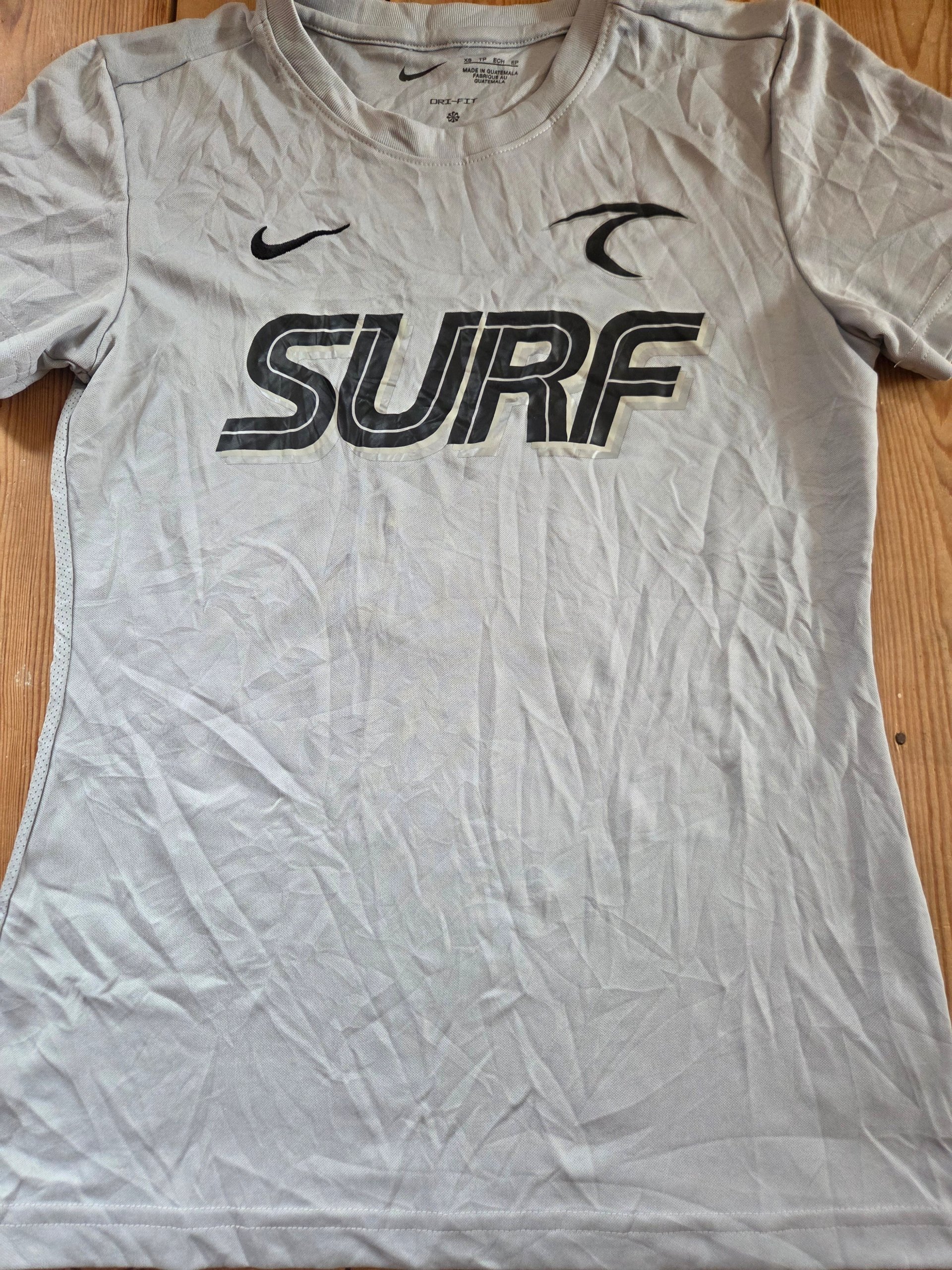 Nike Women’s Grey Dri-FIT SURF Graphic T-Shirt Size XS Number 6 image 8