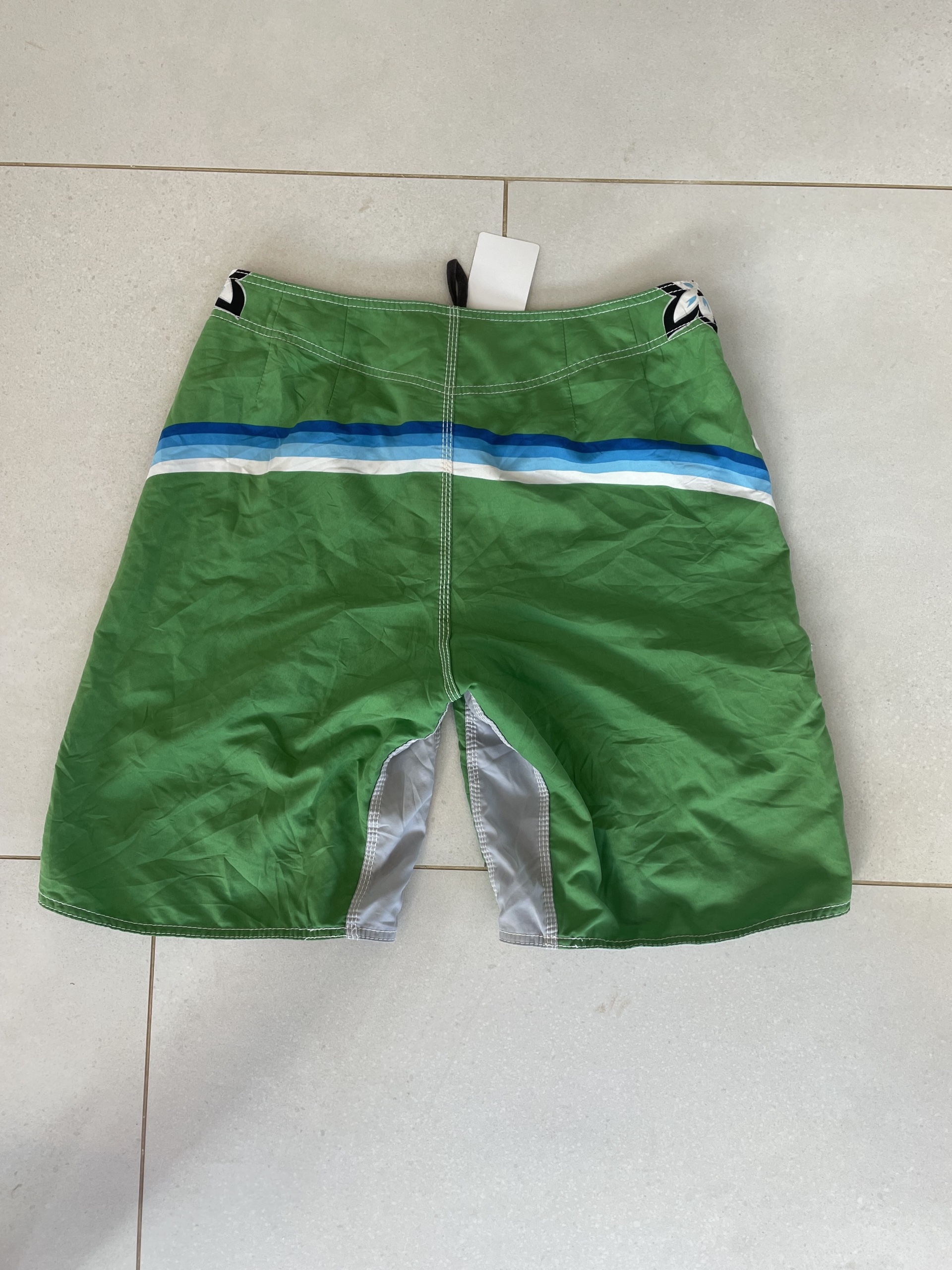 Billabong Men's Green Floral Board Shorts 34 image 4