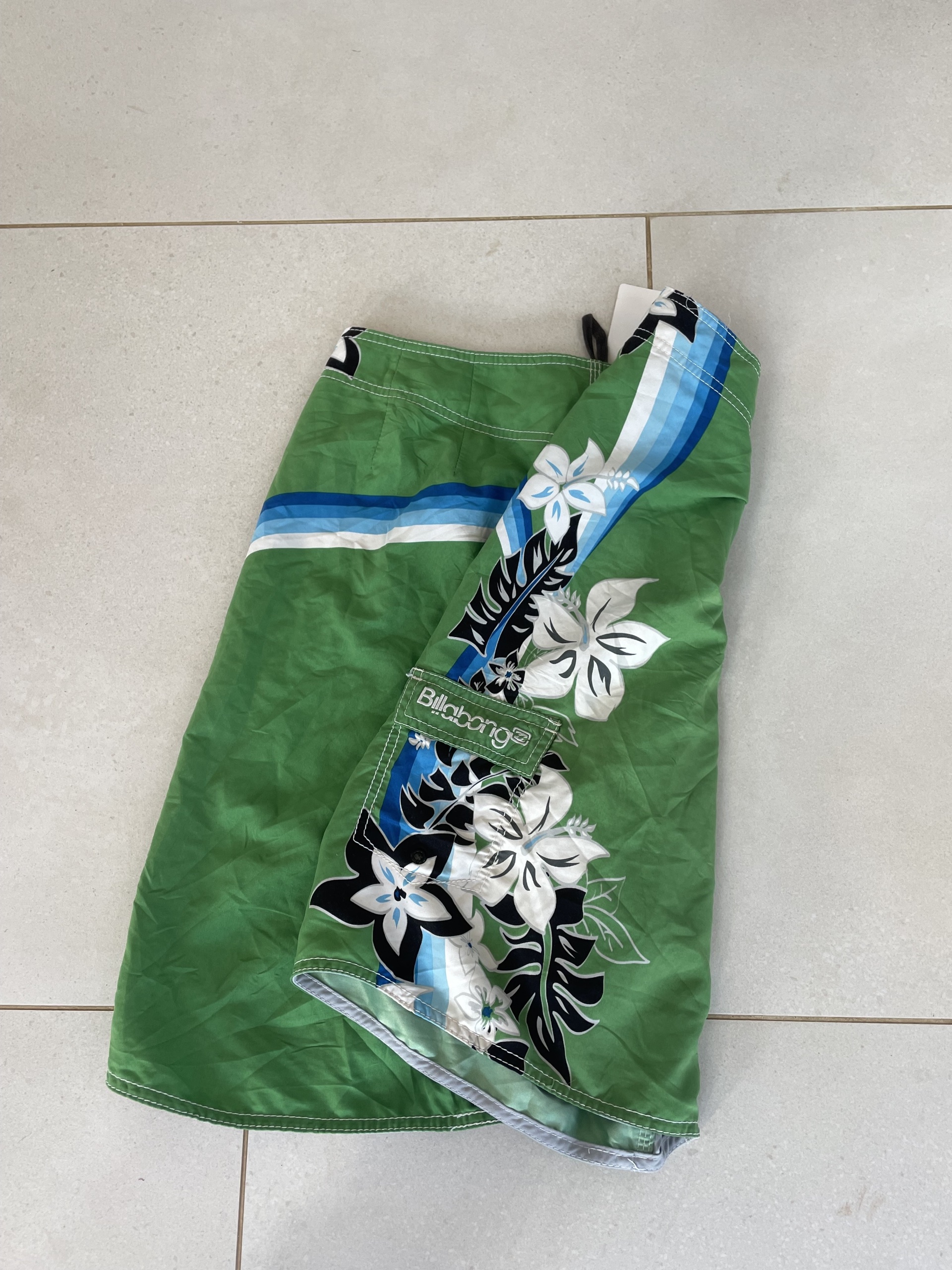 Billabong Men's Green Floral Board Shorts 34 image 5