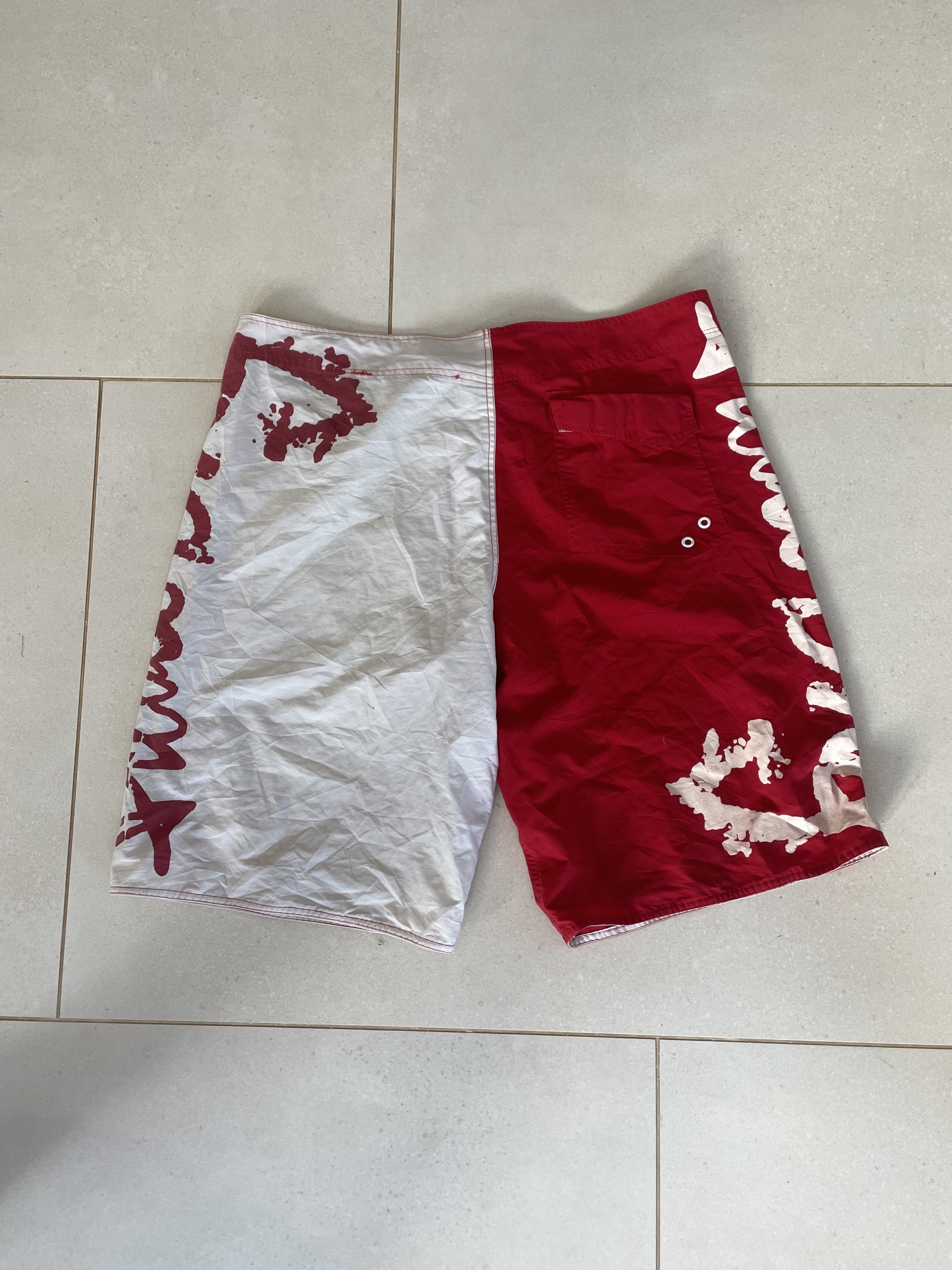 Red & White Animal Board Shorts Size 38 image 5