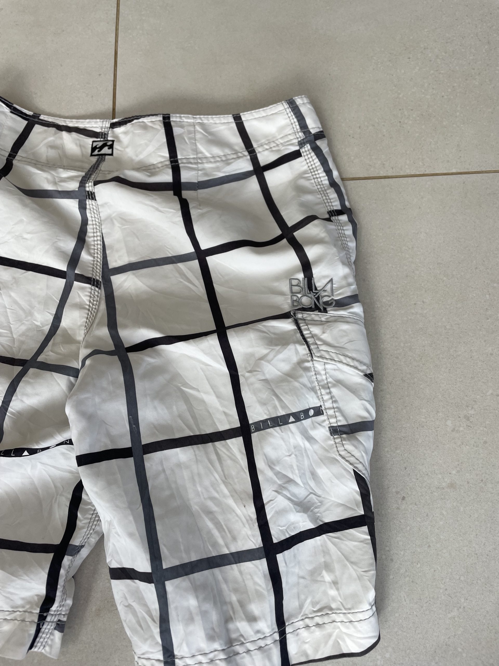 Billabong White & Black Check Board Shorts Size 30 image 5