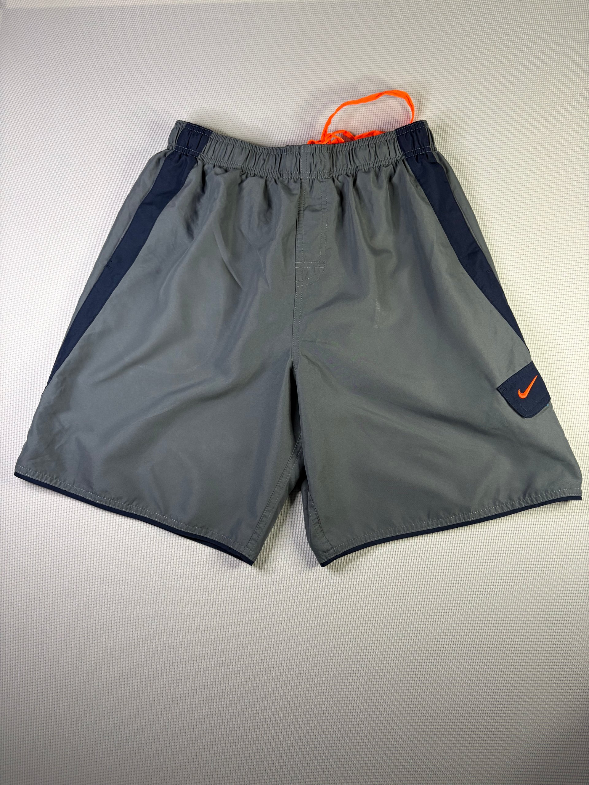Nike Men's Grey & Navy Sports Shorts Large