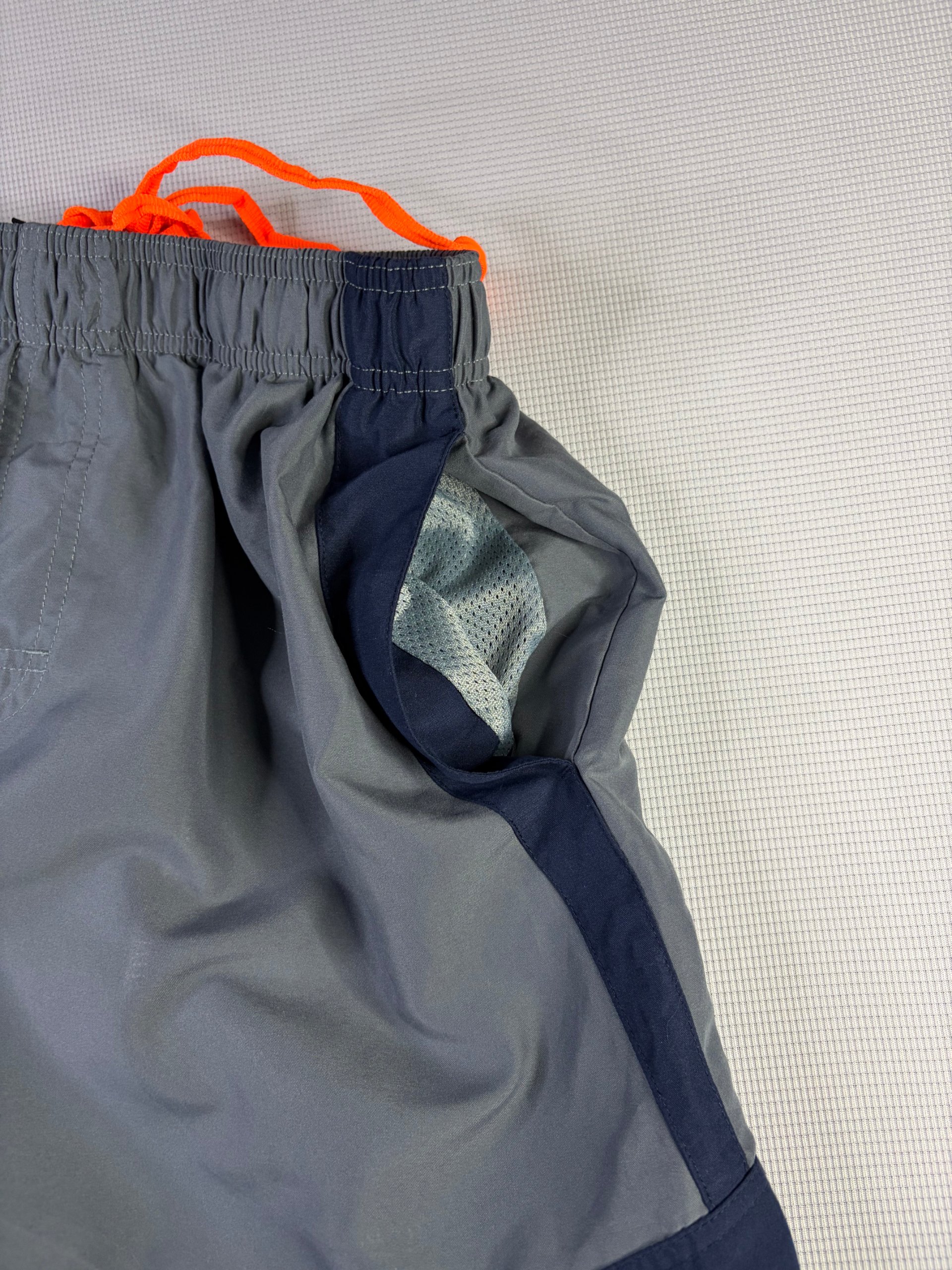 Nike Men's Grey & Navy Sports Shorts Large image 3