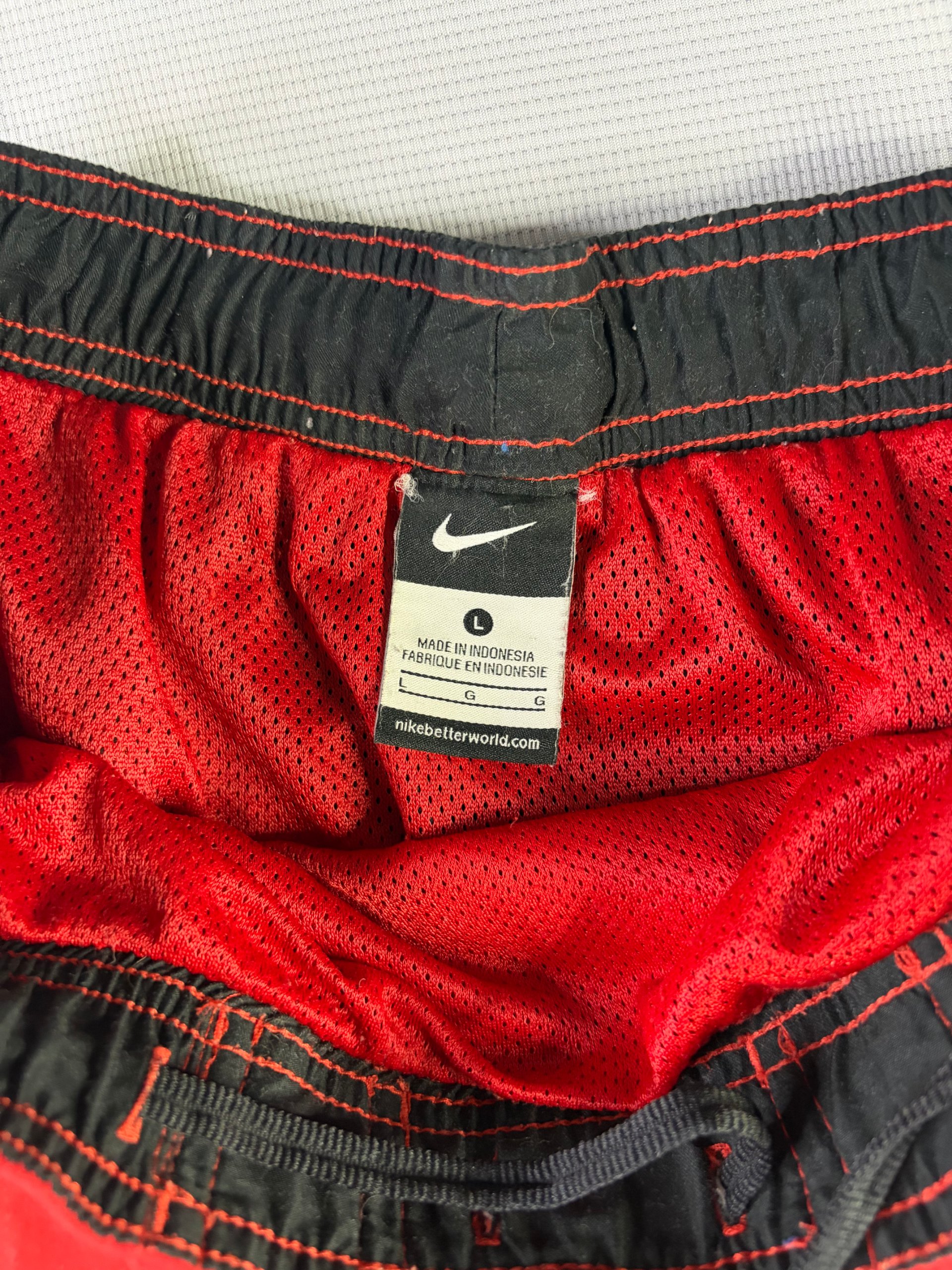 Nike Red & Black Men's Large Athletic Shorts with Mesh Lining image 4
