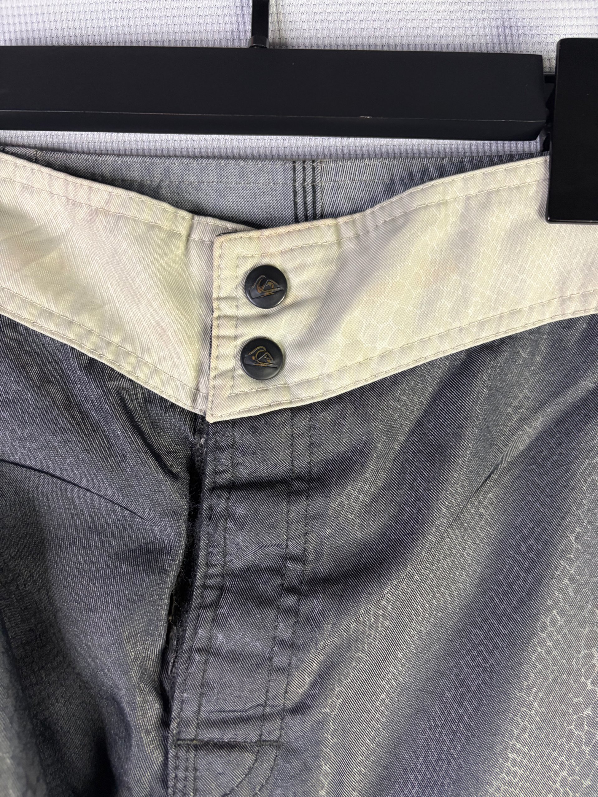 Quiksilver Grey & Beige Cargo Board Shorts Large Hex Print image 5