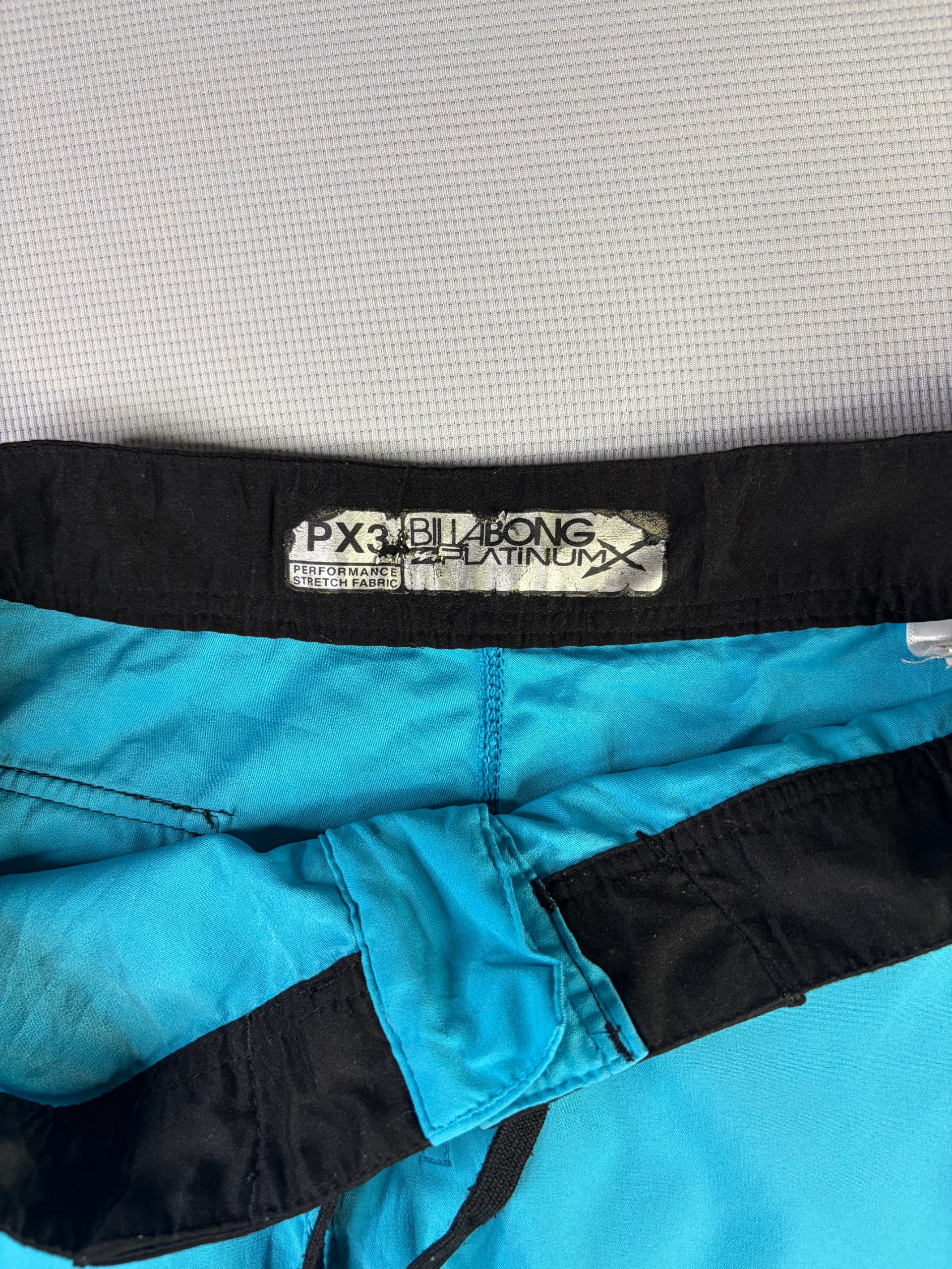 Billabong Men's Blue & Black Performance Stretch Board Shorts 31 image 3