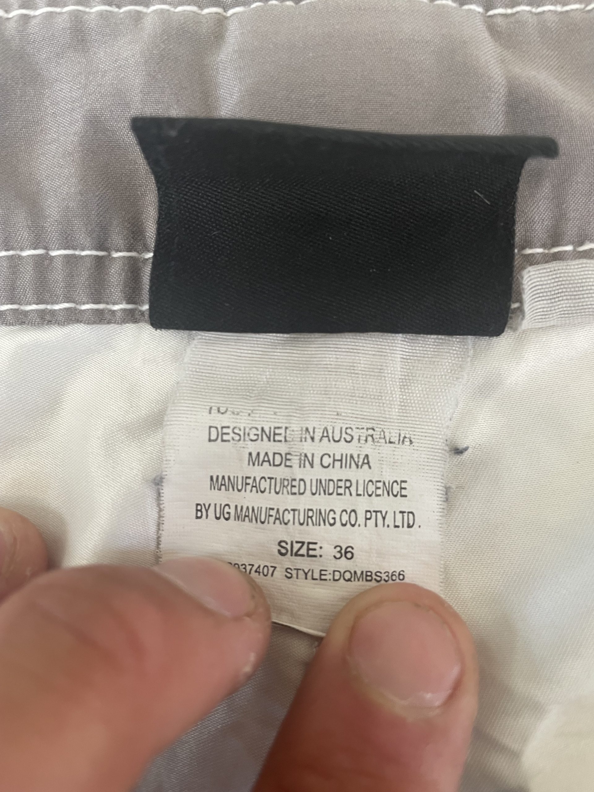 Quiksilver White & Black Men's Board Shorts Size 36 image 4