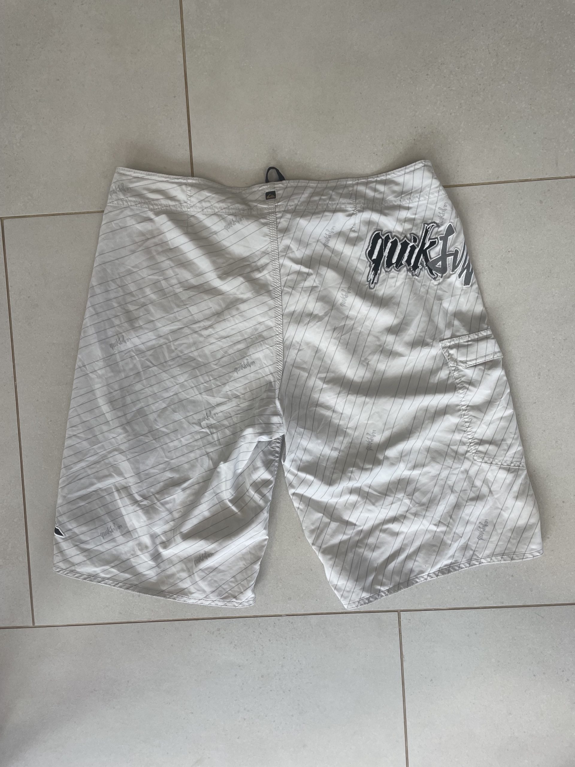 Quiksilver White & Black Men's Board Shorts Size 36 image 6
