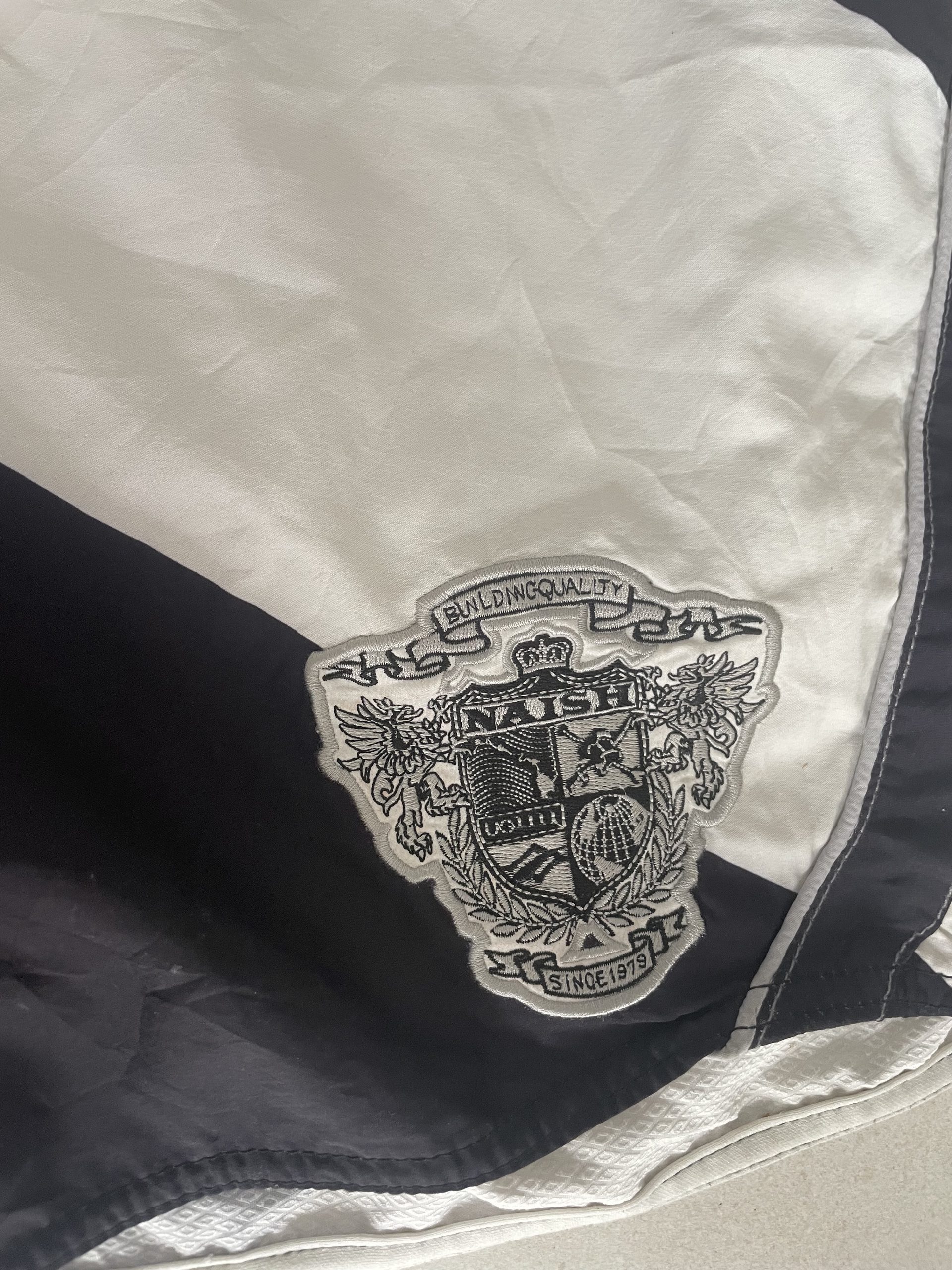 Quiksilver Black & White Board Shorts 36 with Crest Patch image 2