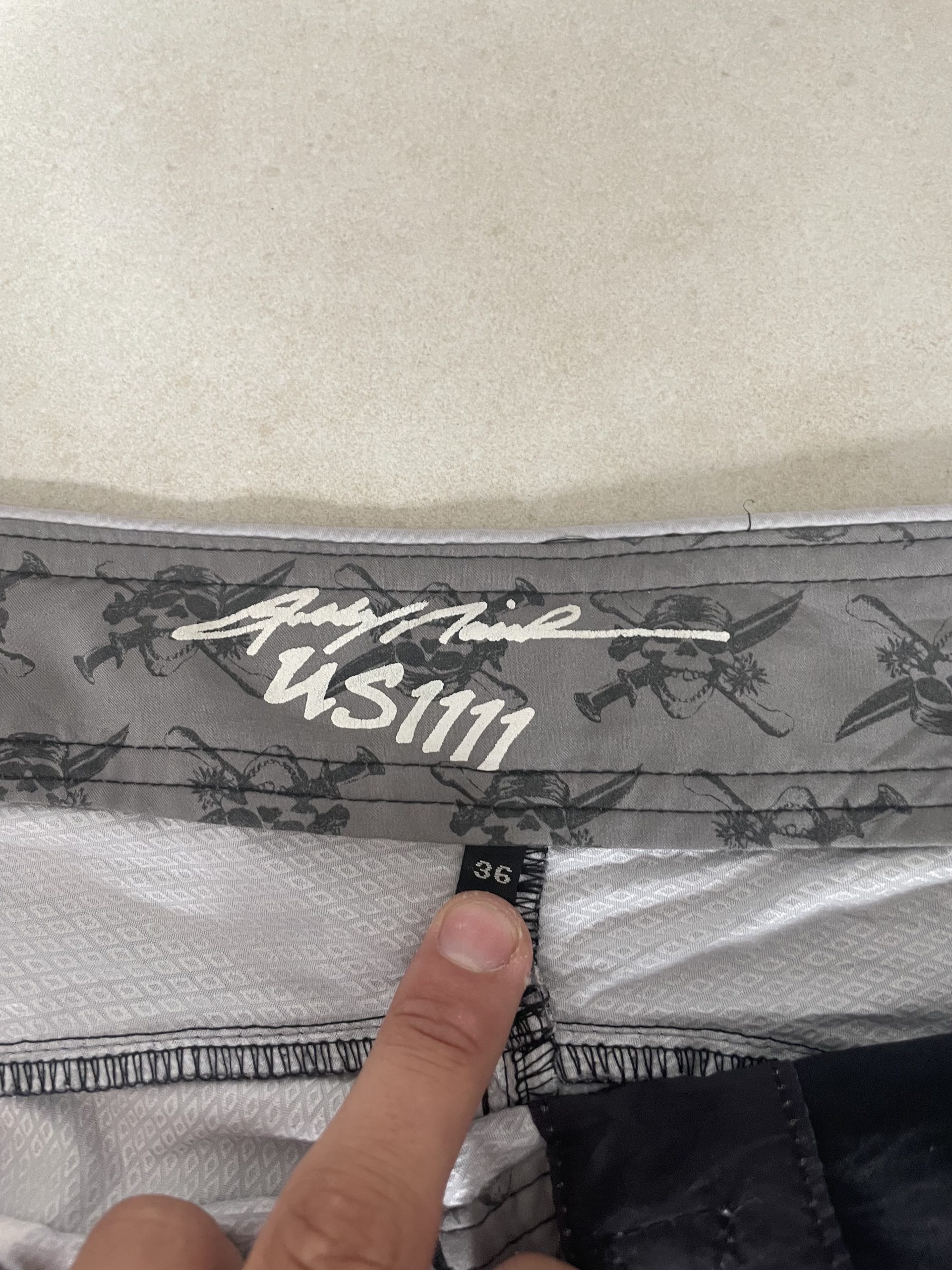 Quiksilver Black & White Board Shorts 36 with Crest Patch image 3