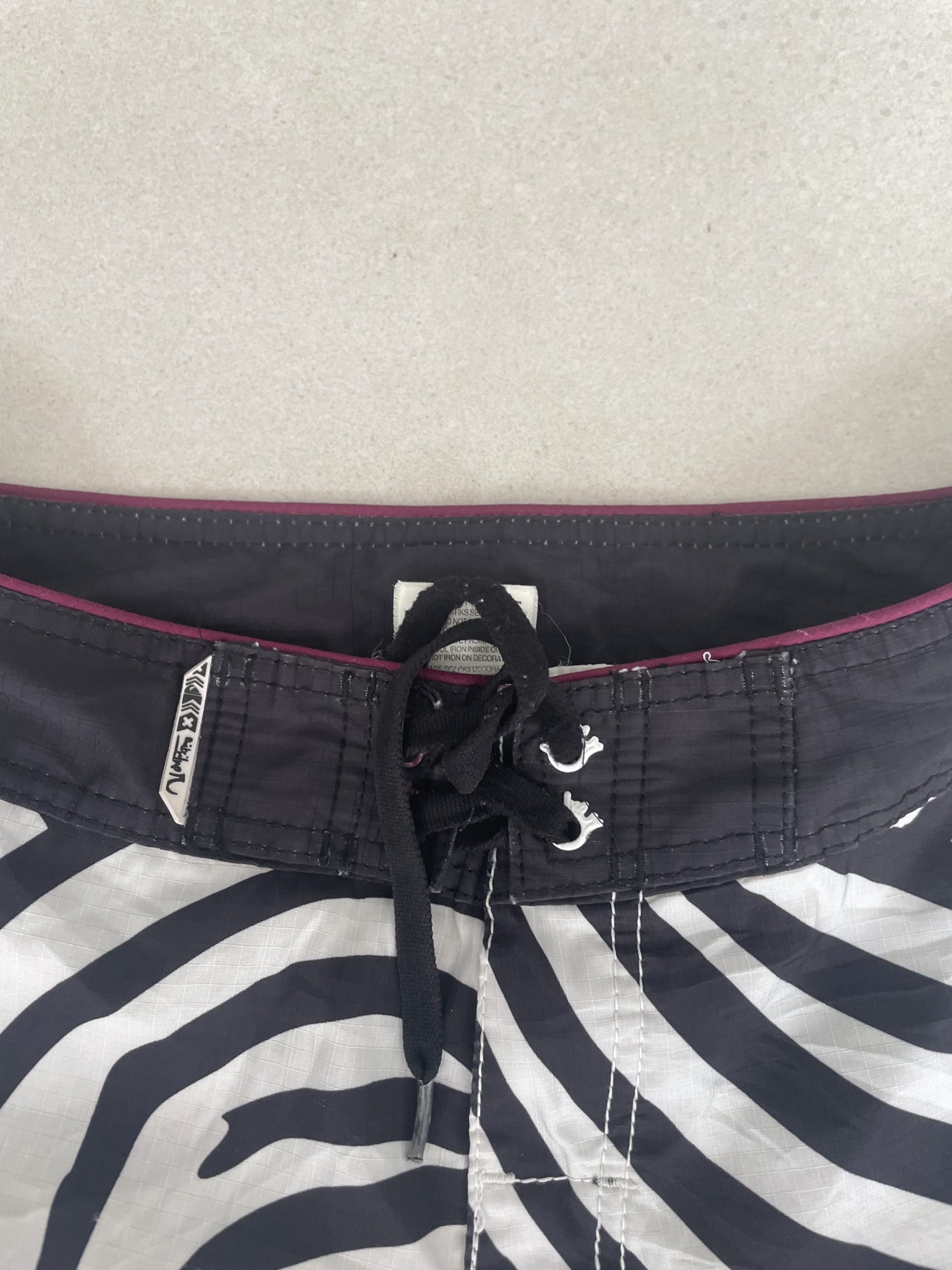 Quiksilver Black & White Zebra Print Men's Board Shorts 30 image 3