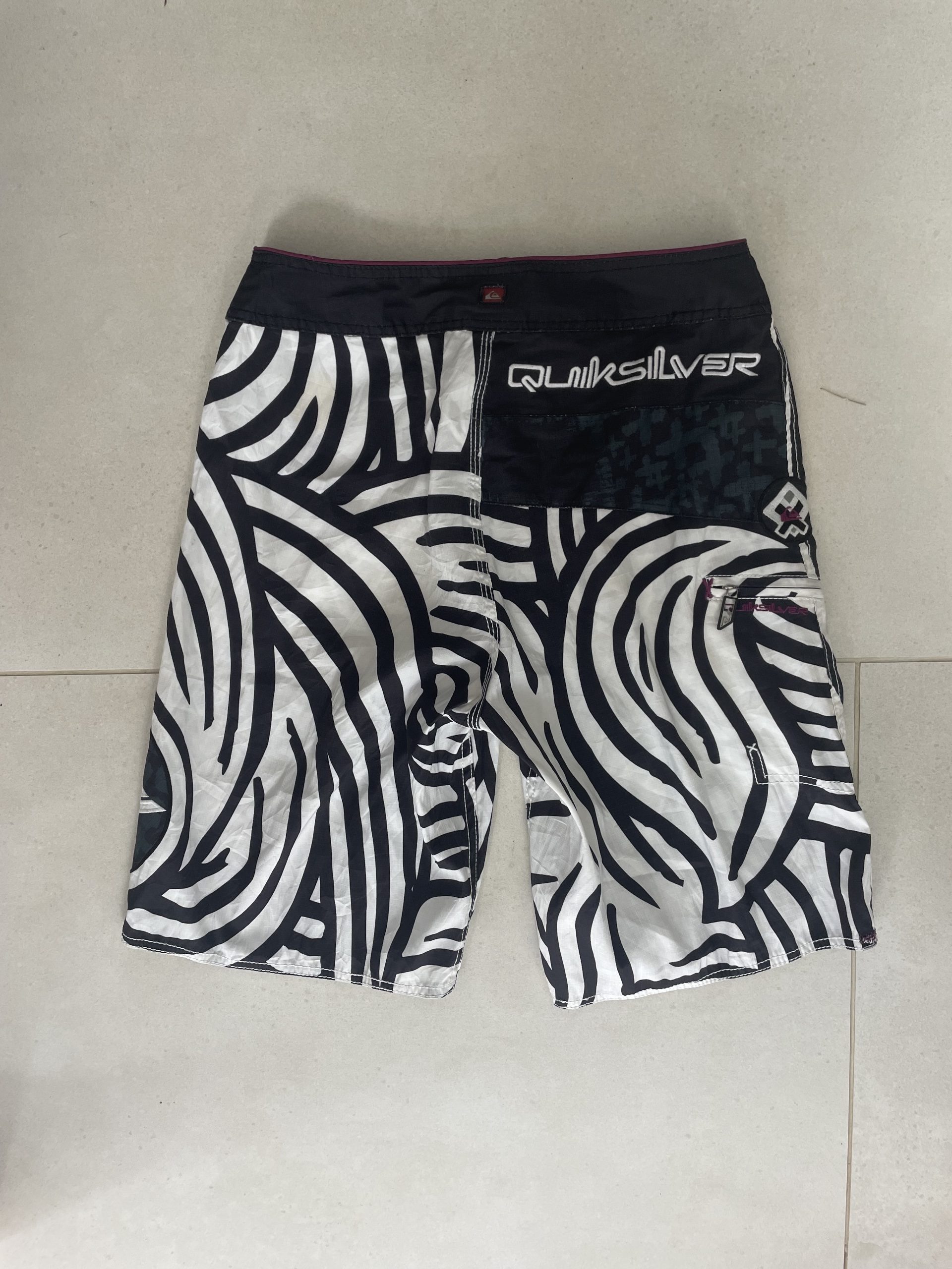 Quiksilver Black & White Zebra Print Men's Board Shorts 30 image 5
