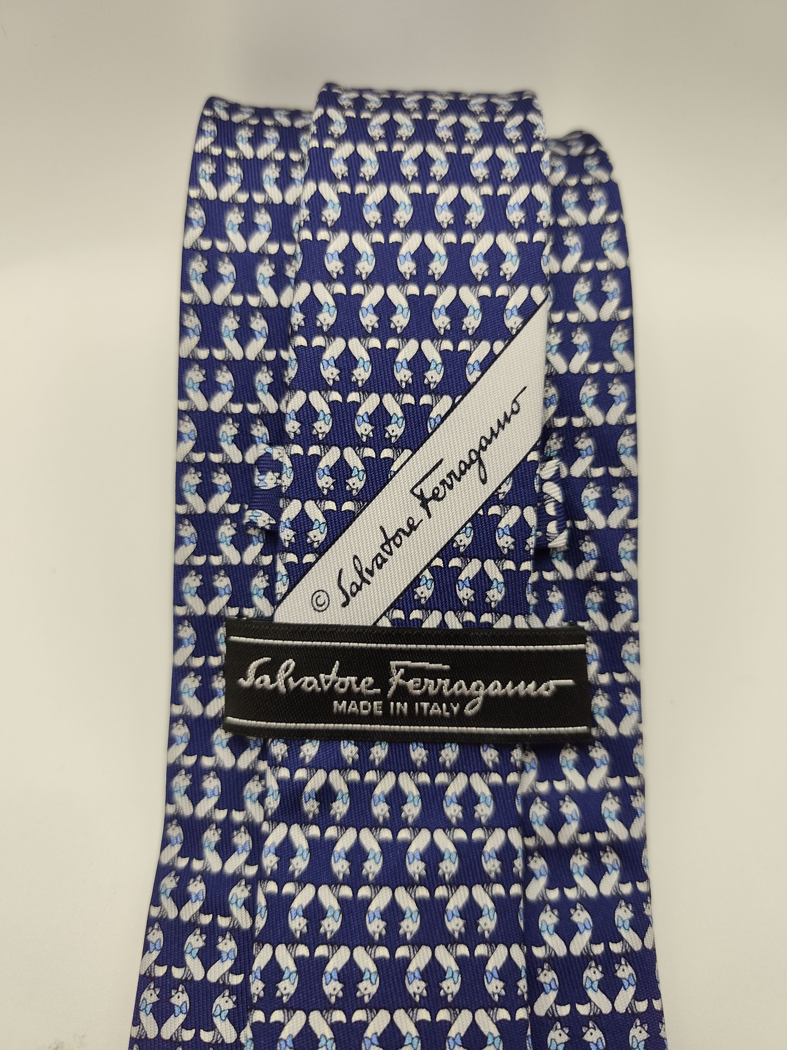 Salvatore Ferragamo Men's Blue & White Silk Printed Tie image 3