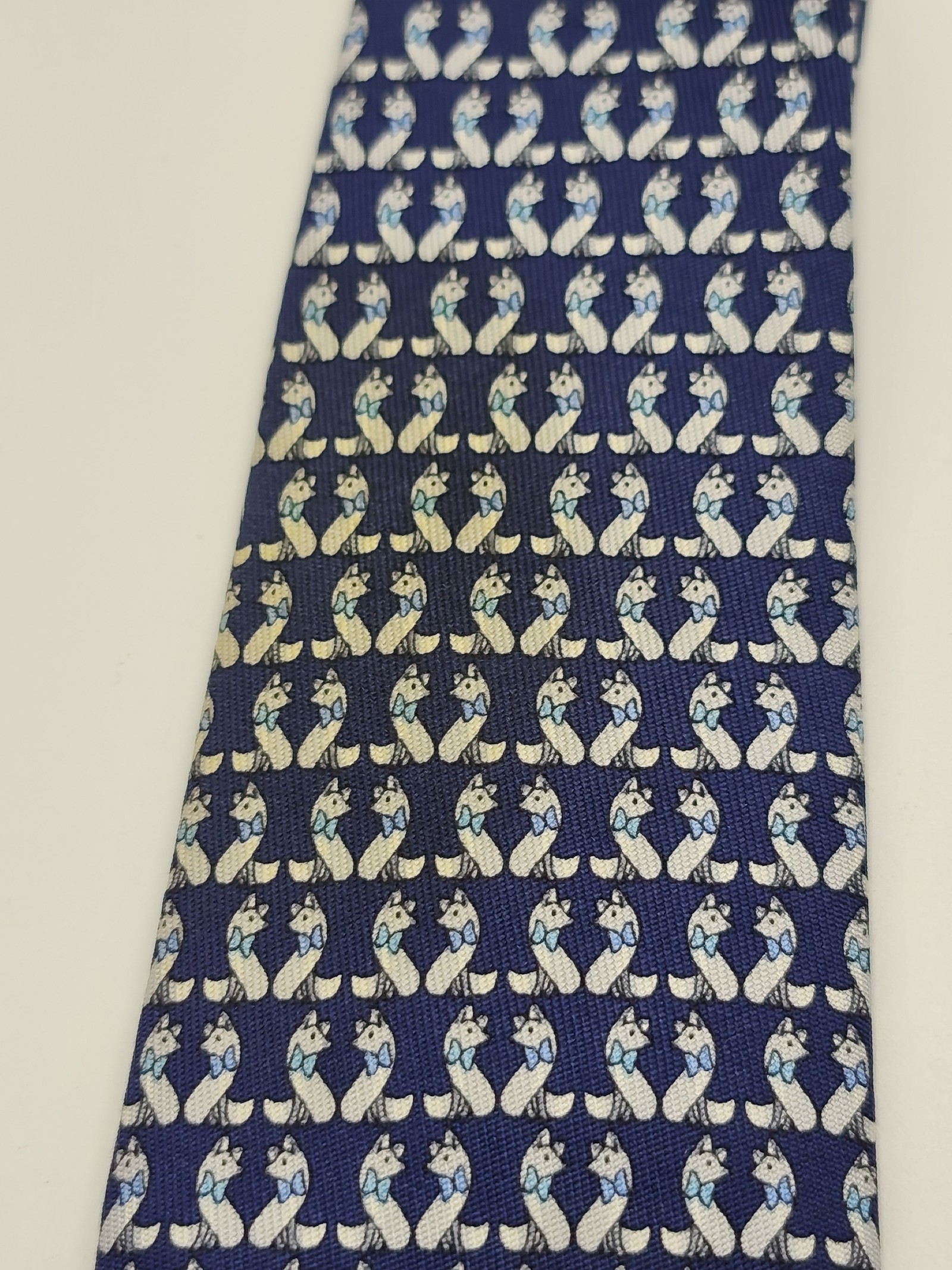 Salvatore Ferragamo Men's Blue & White Silk Printed Tie image 6