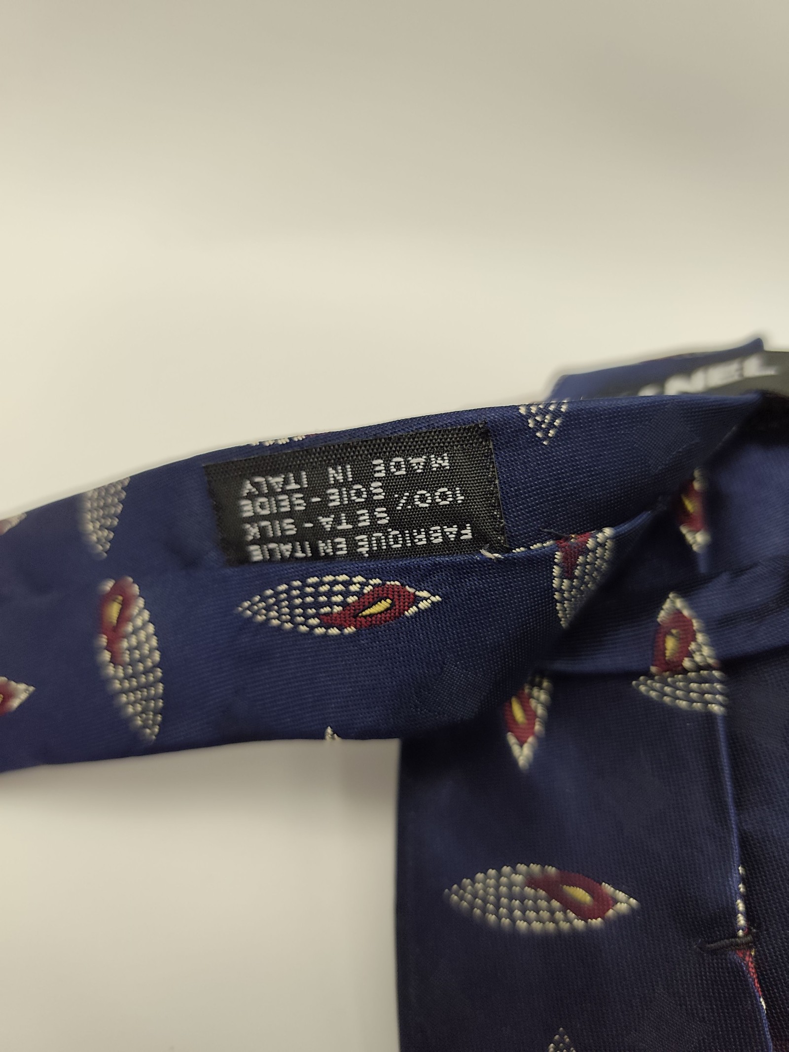 Chanel Men's Blue & Red Patterned Silk Tie image 4