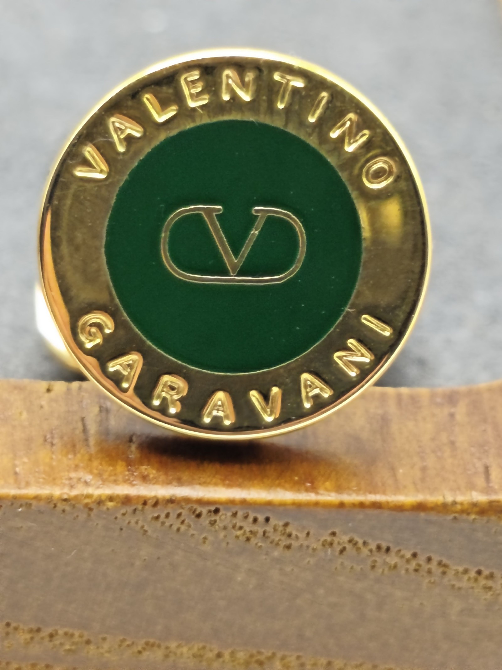 Valentino Garavani Gold & Green Tie Clip & Cufflinks Set Other image 5