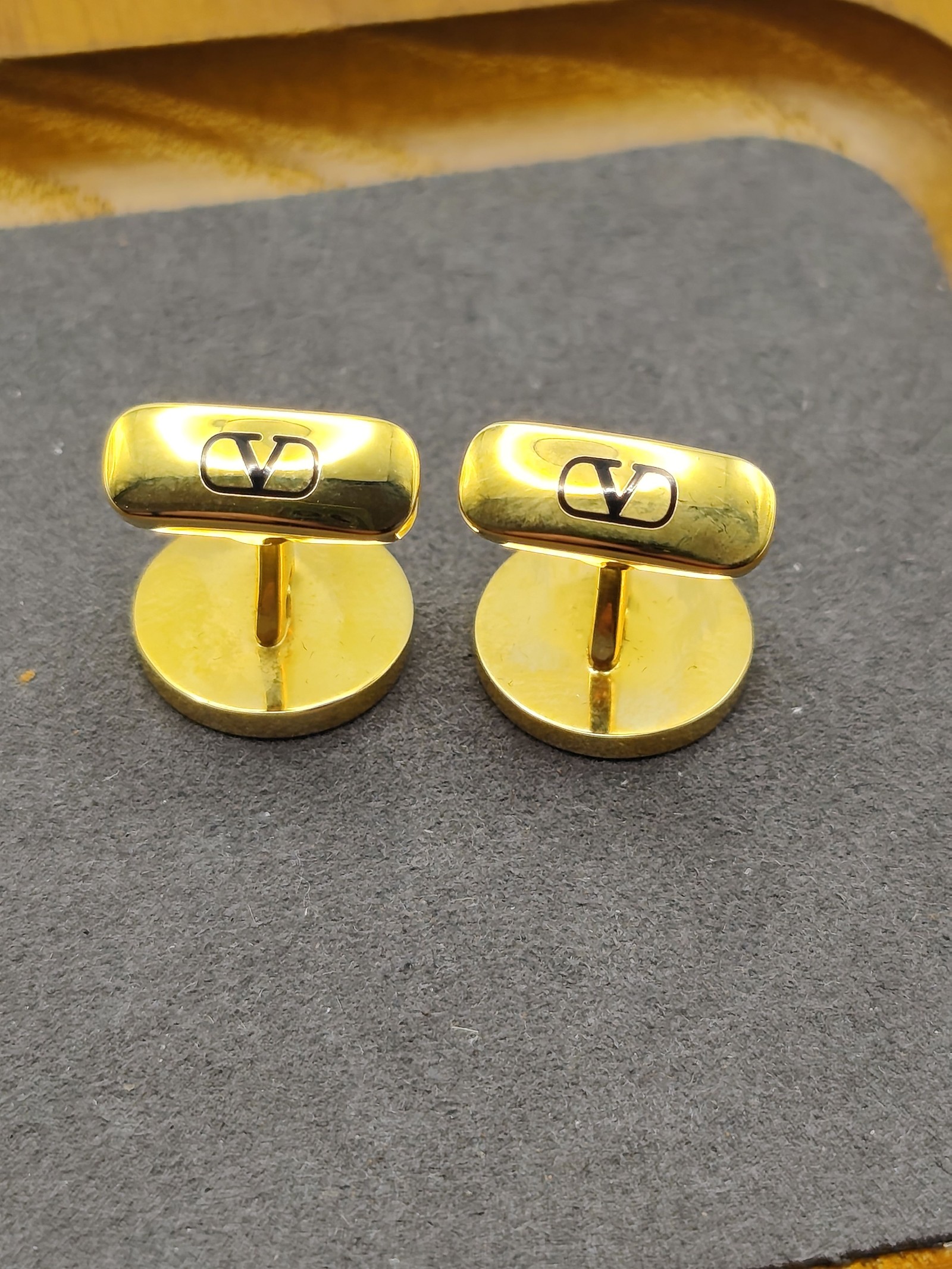 Valentino Garavani Gold & Green Tie Clip & Cufflinks Set Other image 8