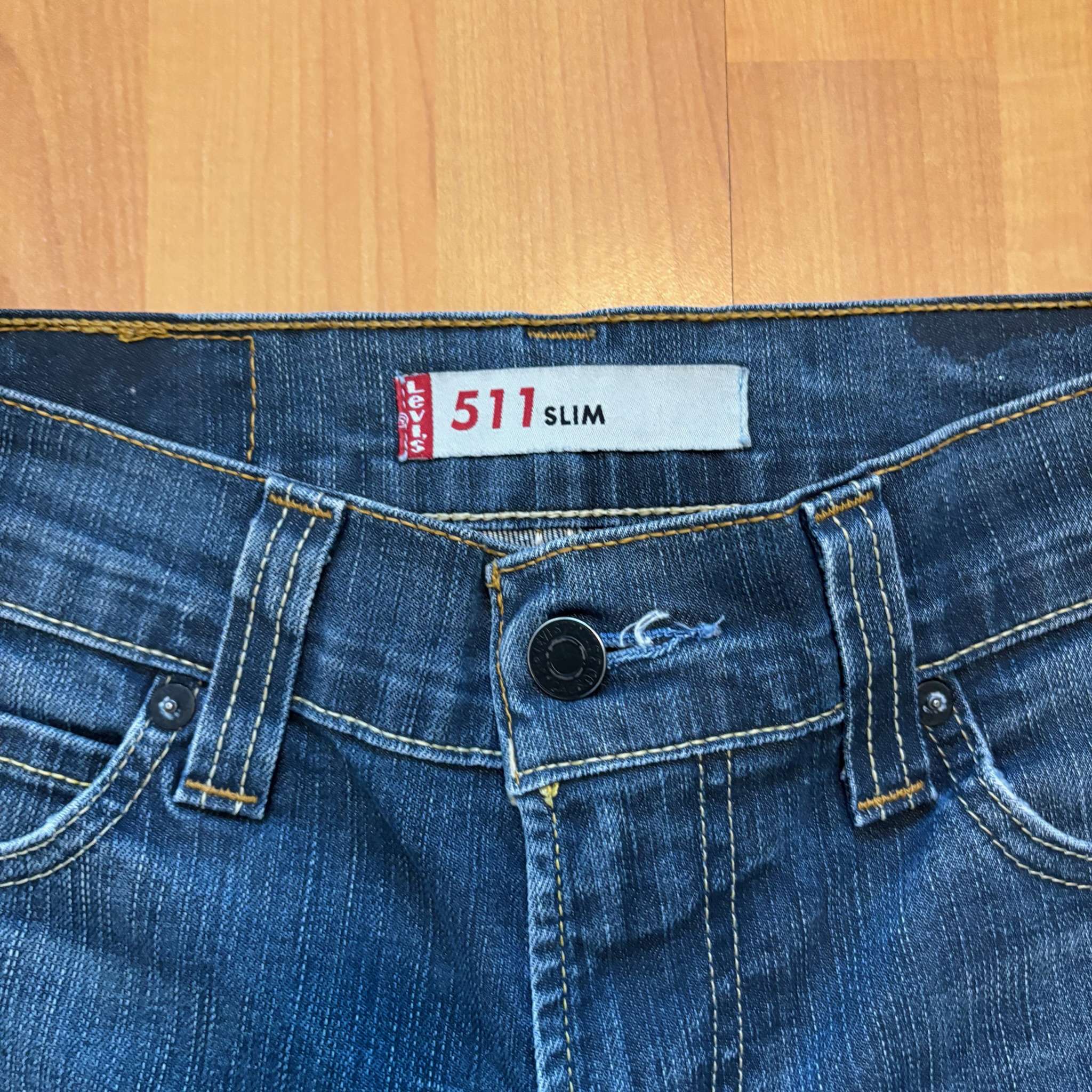 Vintage Levi's Blue 511 Capri 3/4 length Jeans 34 Waist Distressed Hem image 4