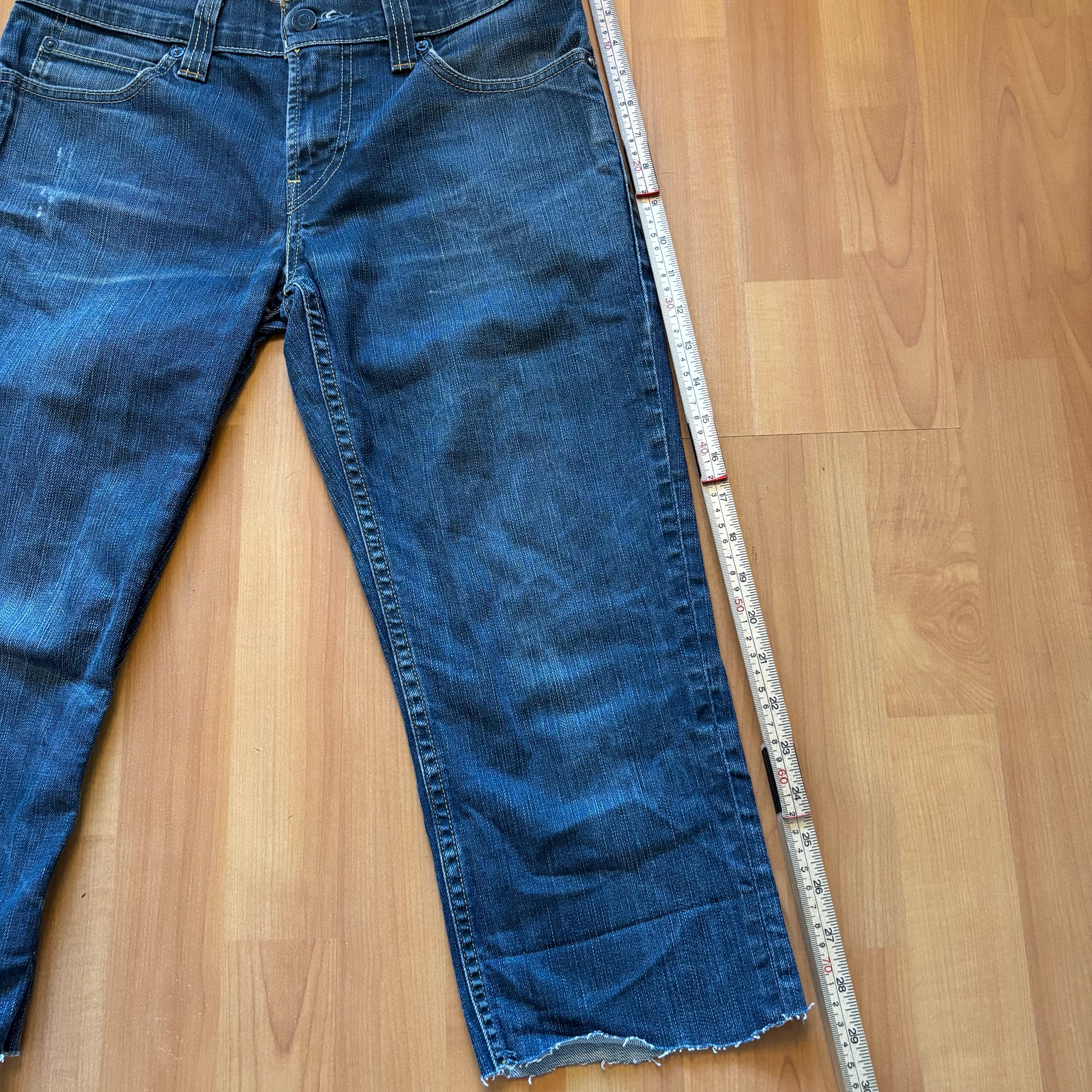 Vintage Levi's Blue 511 Capri 3/4 length Jeans 34 Waist Distressed Hem image 8