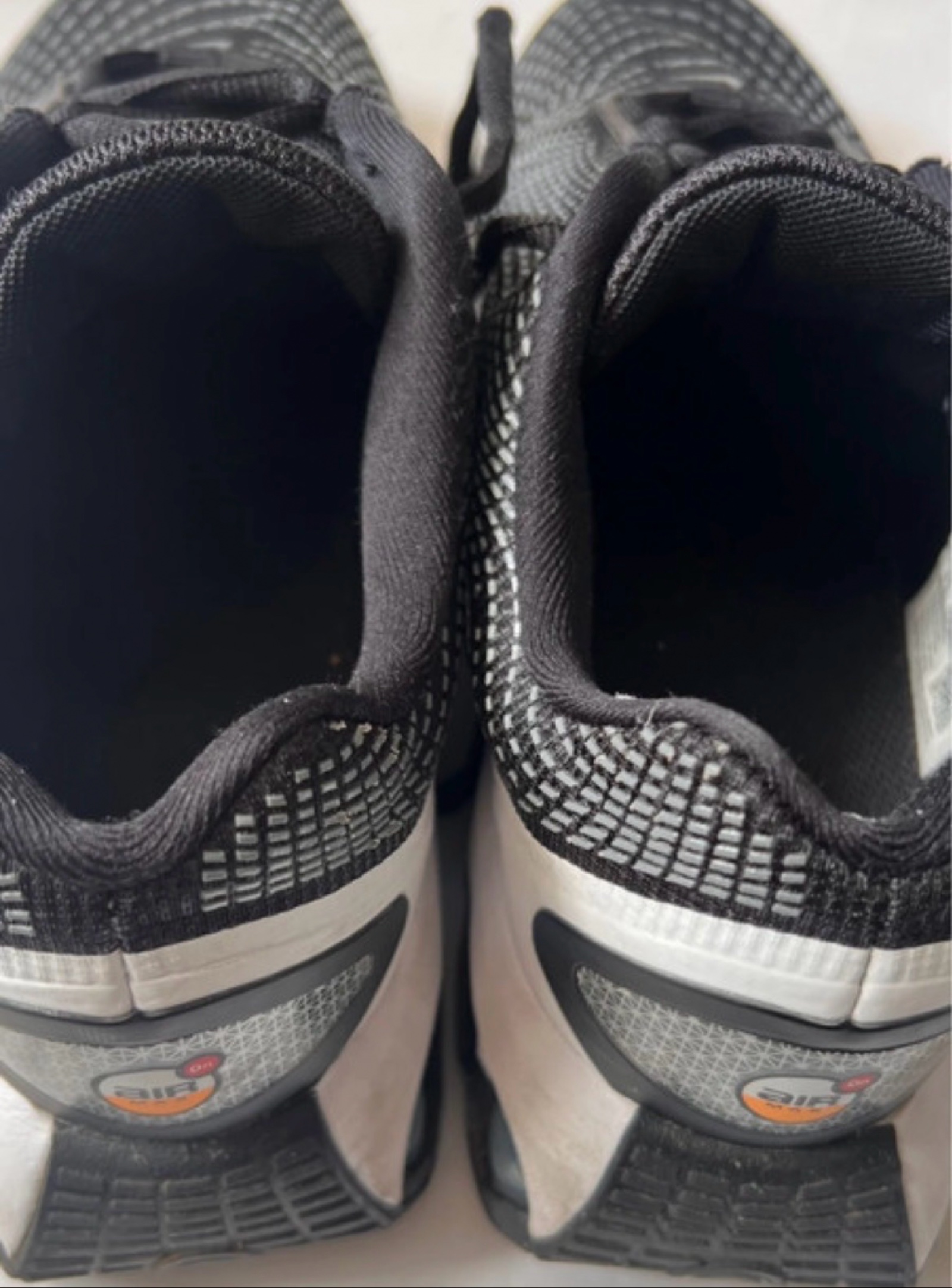 Nike Kids Black & White Air Max UK 6 Running Trainers image 3
