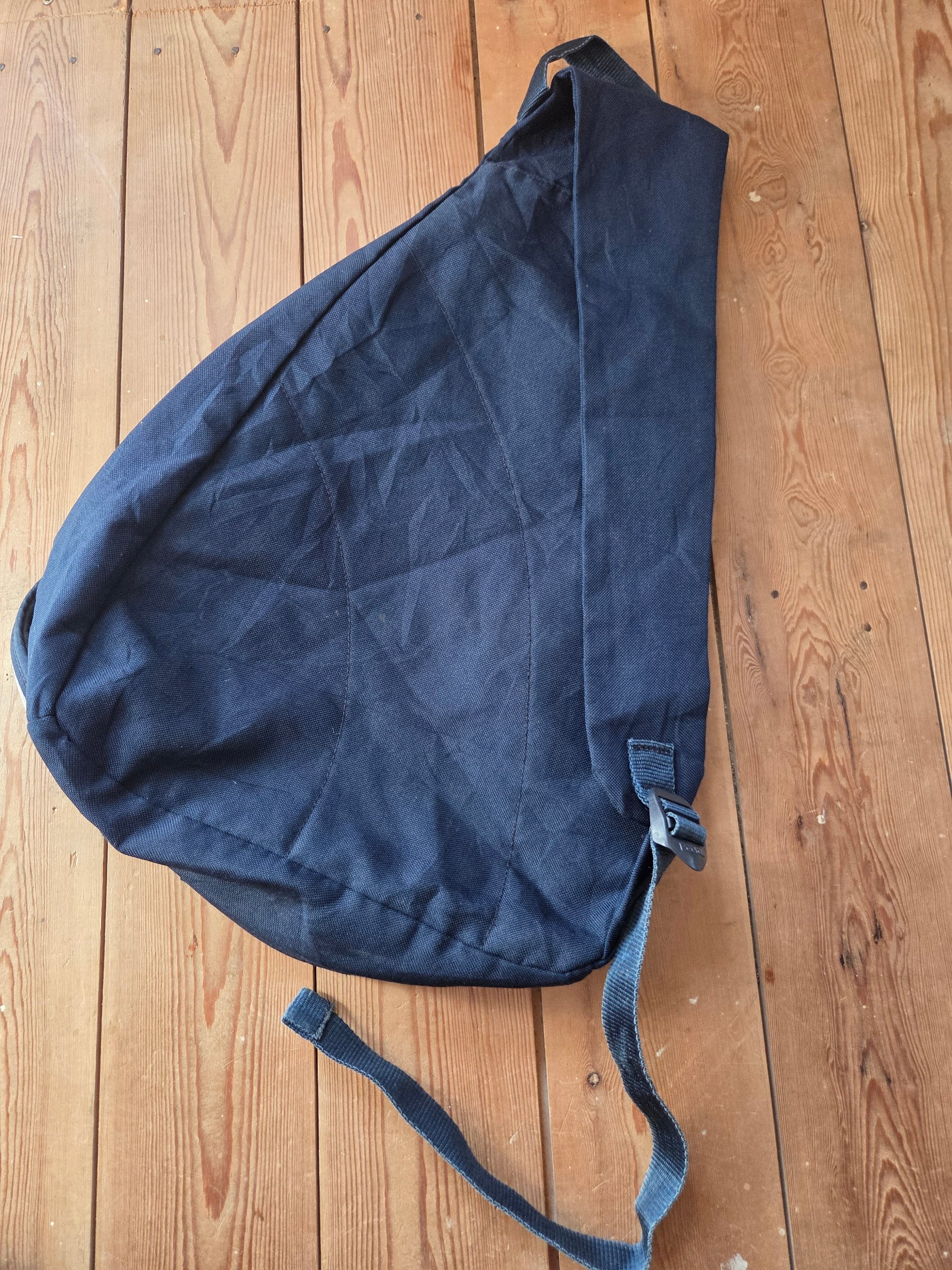 Reebok Y2K 2000s Navy White One Shoulder Sling Backpack Crossbody Bag image 2