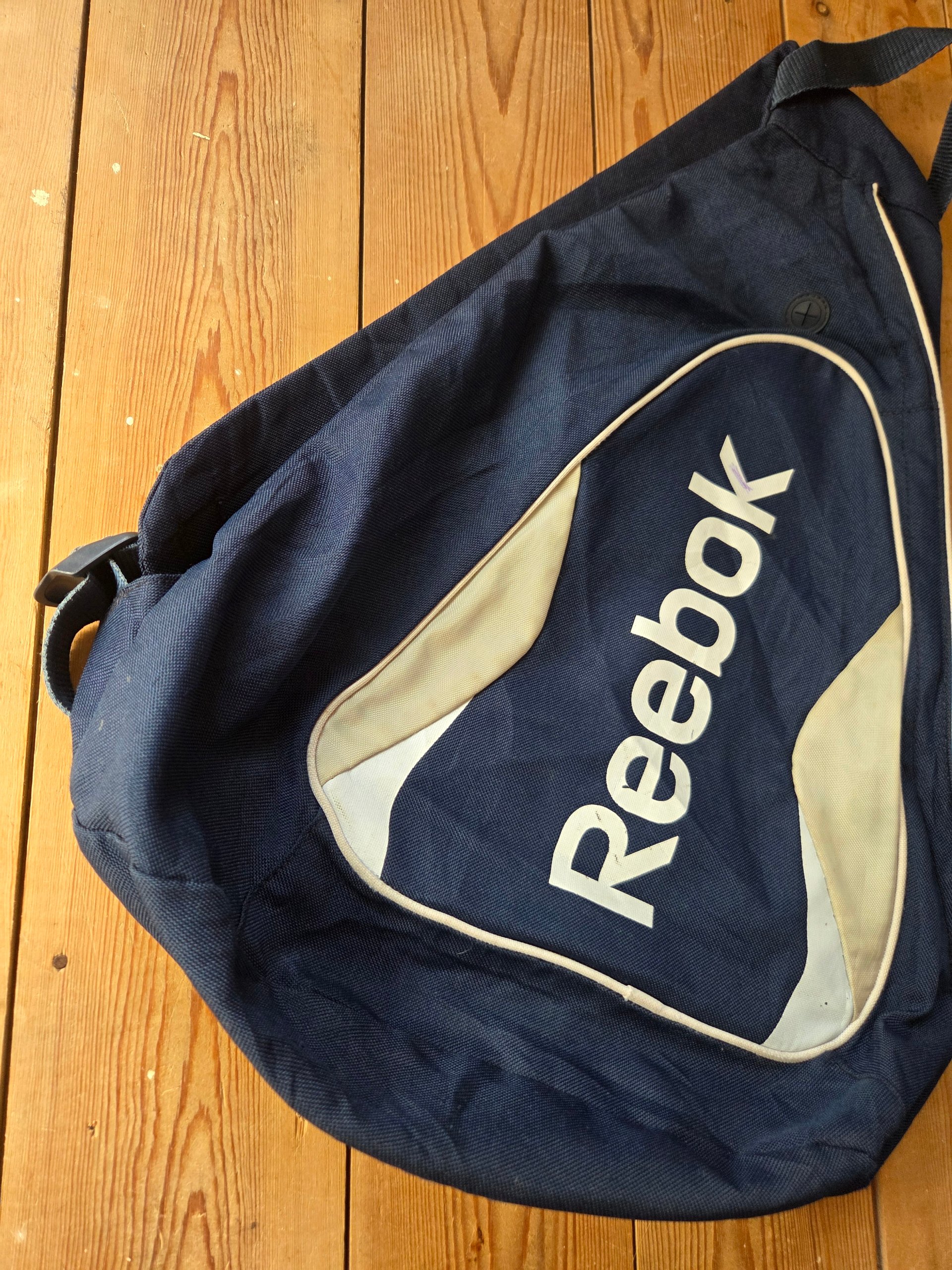 Reebok Y2K 2000s Navy White One Shoulder Sling Backpack Crossbody Bag image 7