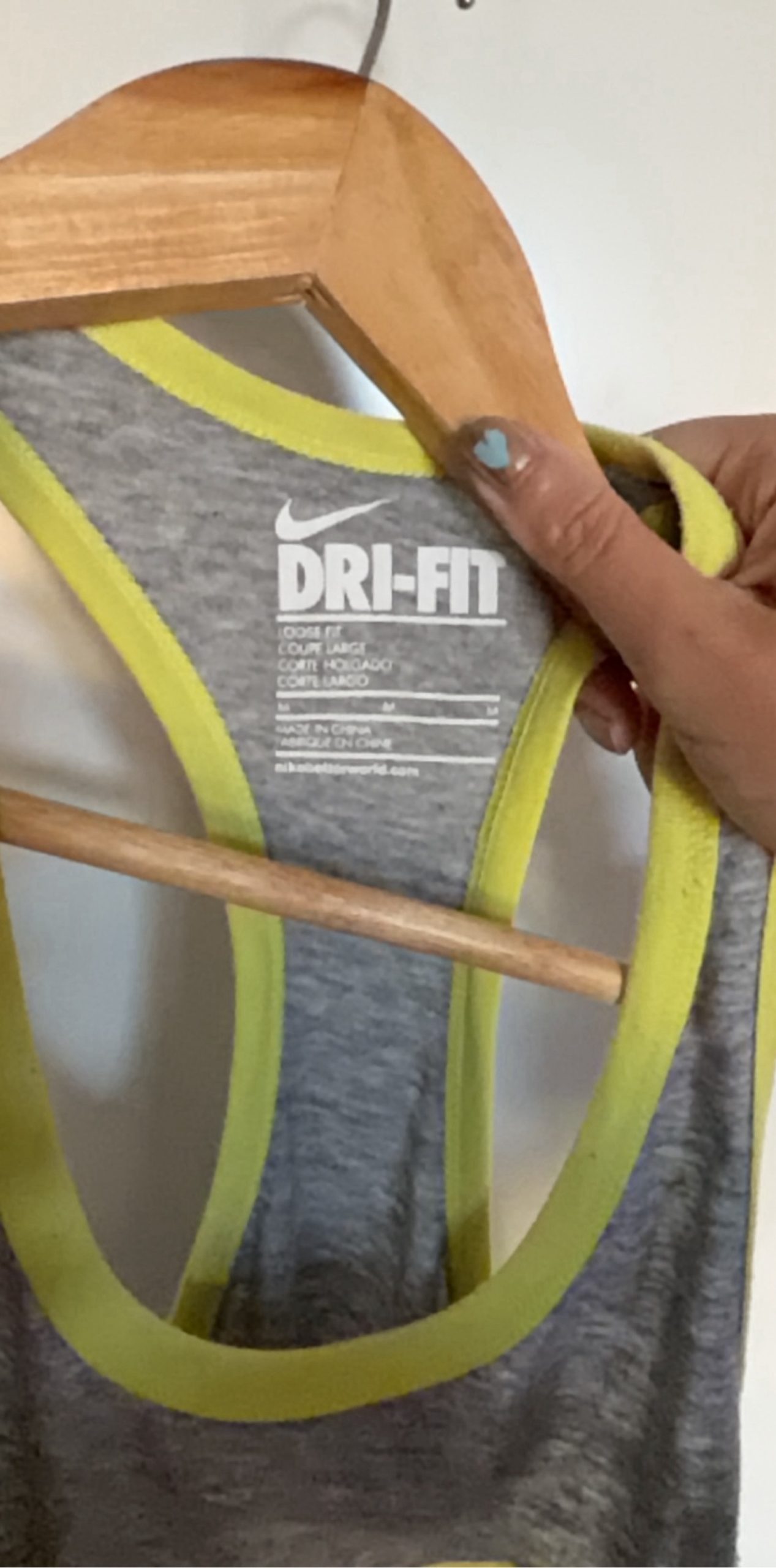 Nike Women’s Grey & Yellow Dri-FIT Just Do It Tank Top Medium image 3