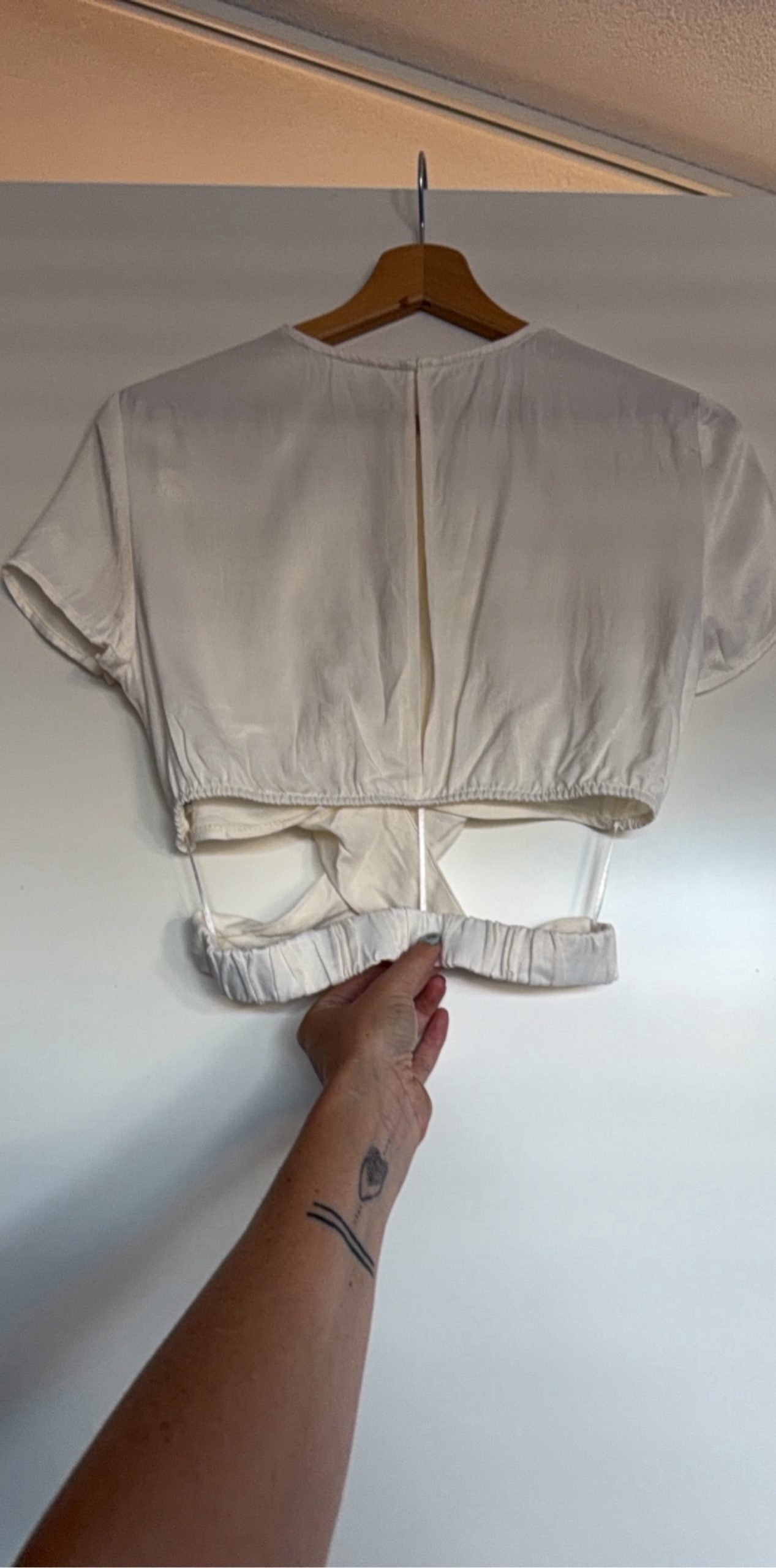 White Cropped Tie Waist Top Size S with Cutout Detail image 4