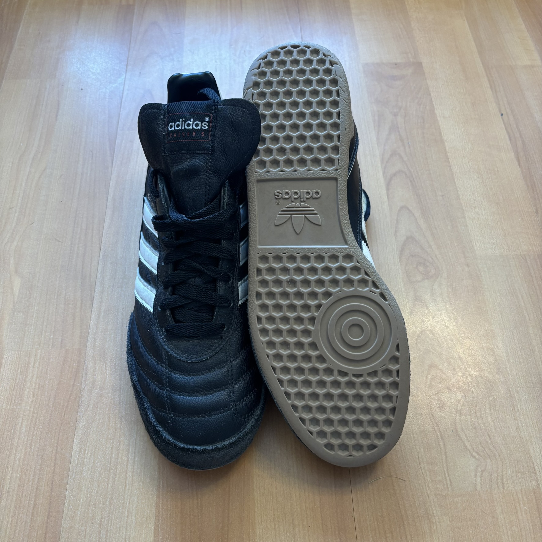 Adidas Black & White Kaisers Soccer Shoes UK 9 image 6