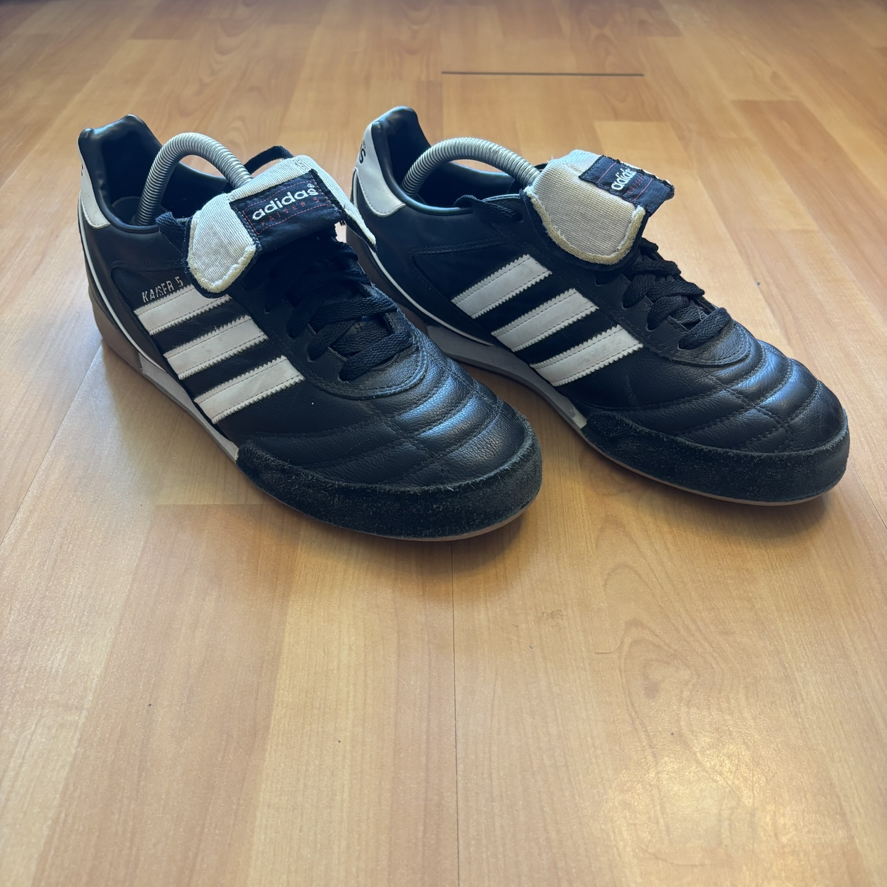 Adidas Black & White Kaisers Soccer Shoes UK 9 image 7