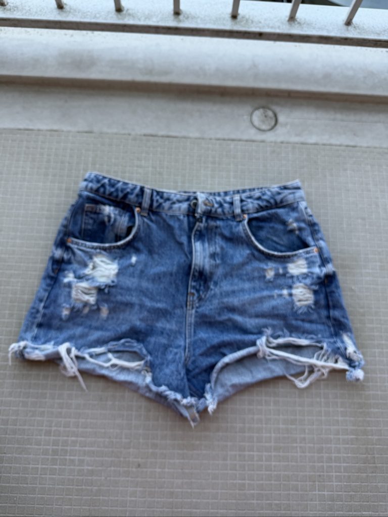 Sexy Blue Denim high waisted Distressed Shorts Large