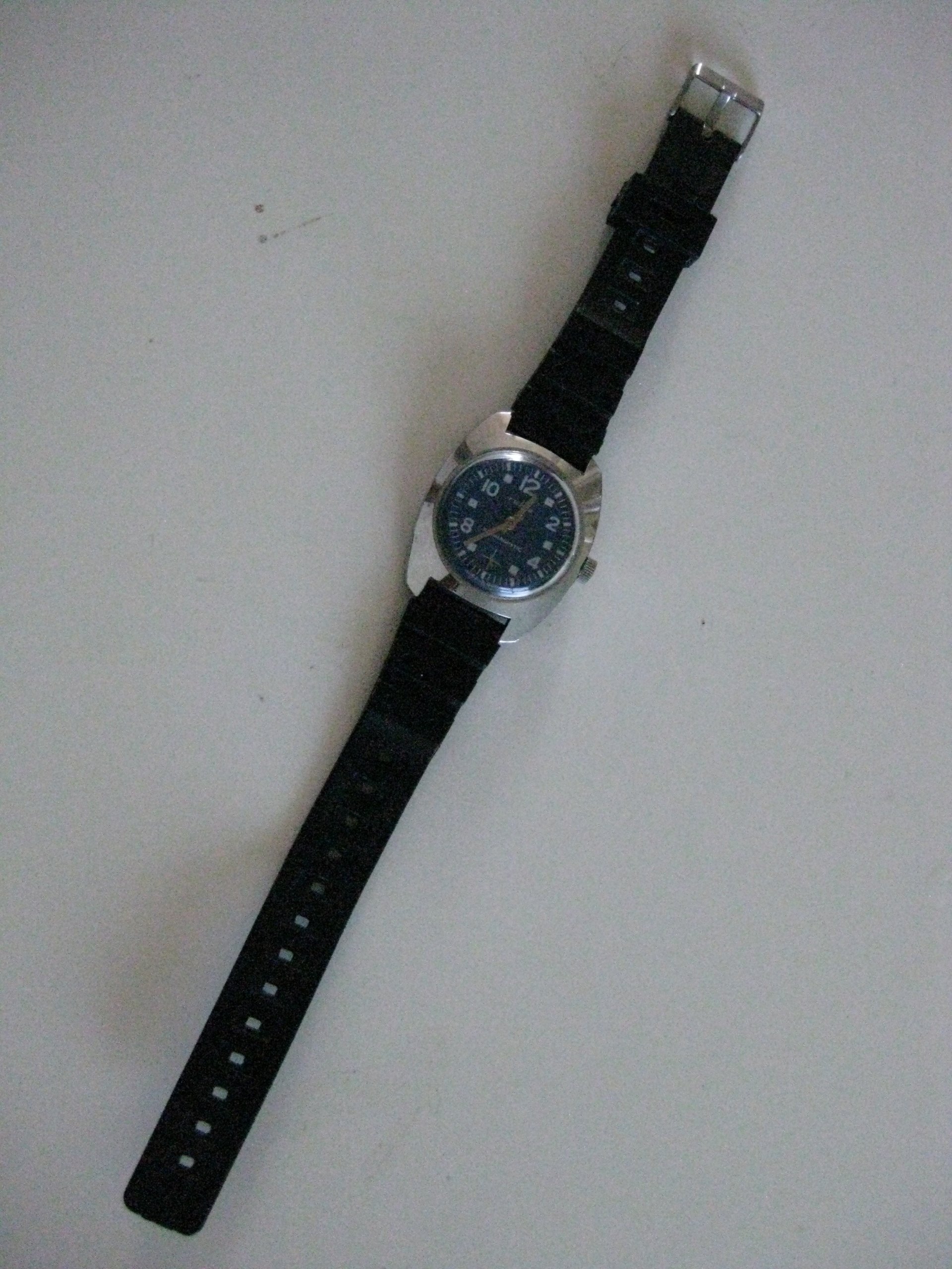 Ruhla Blue Analog Antimagnetic Wristwatch Unisex image 4