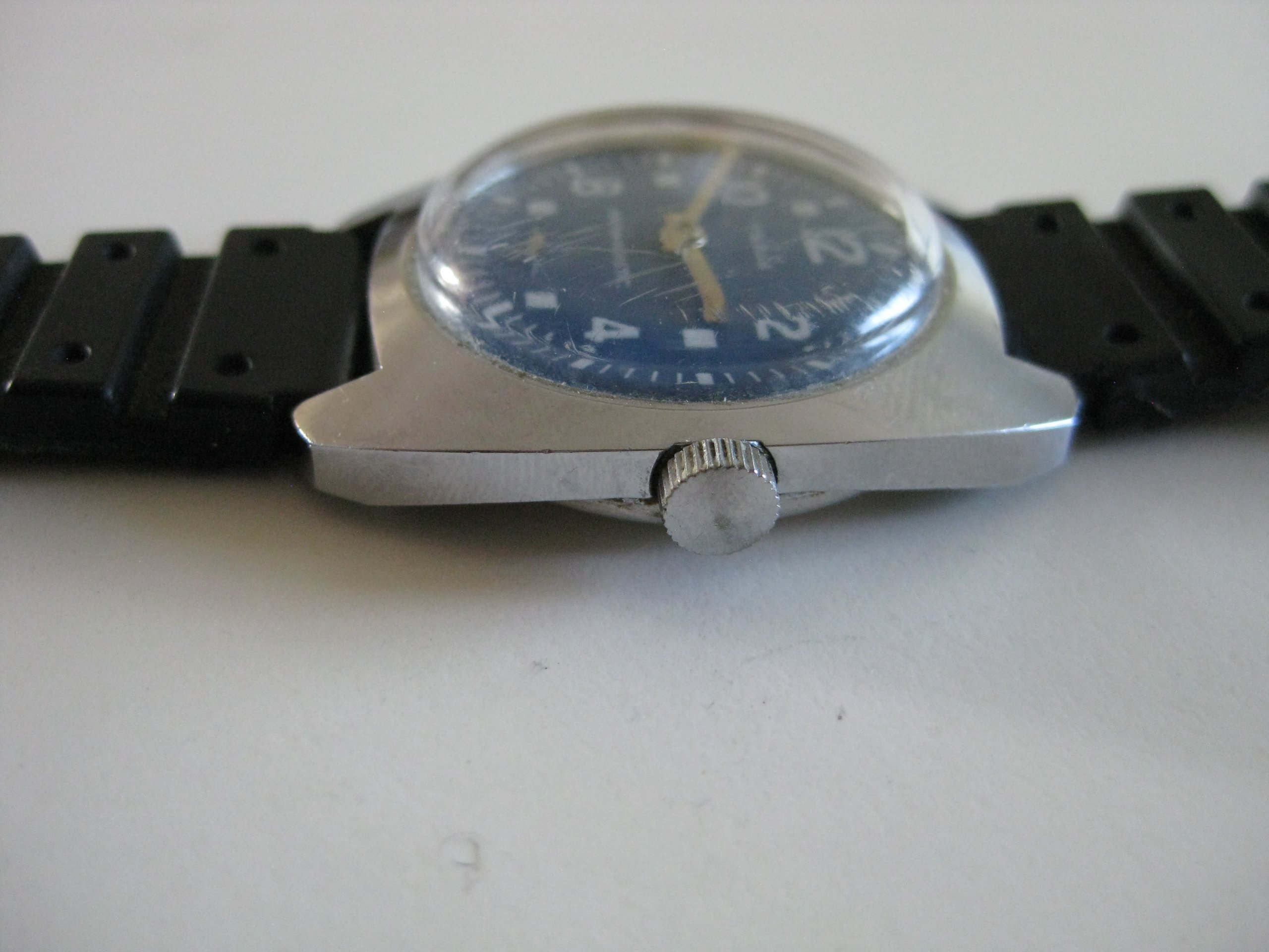 Ruhla Blue Analog Antimagnetic Wristwatch Unisex image 8