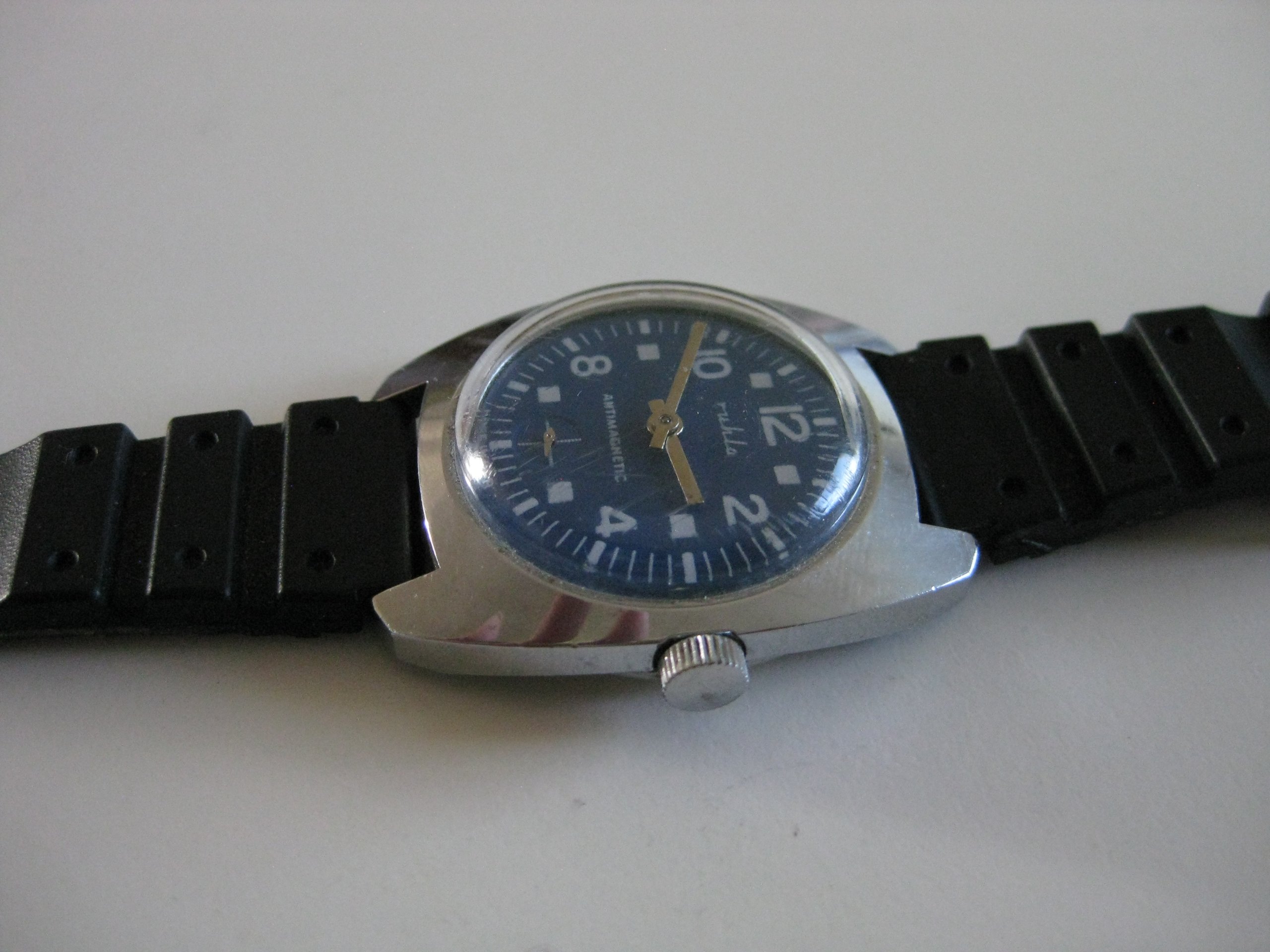 Ruhla Blue Analog Antimagnetic Wristwatch Unisex image 9