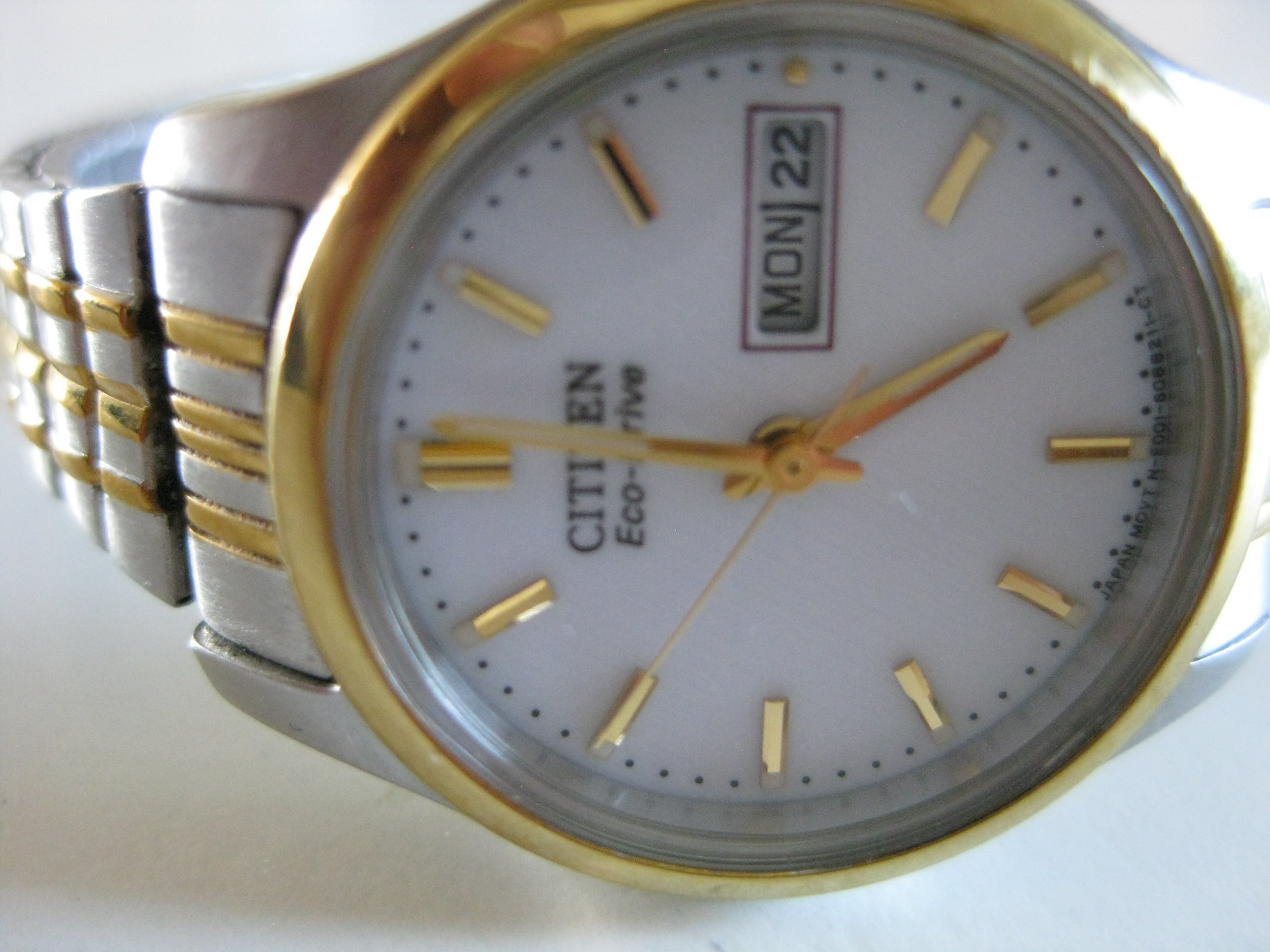 Citizen Two-Tone Eco-Drive Men's Wristwatch image 8