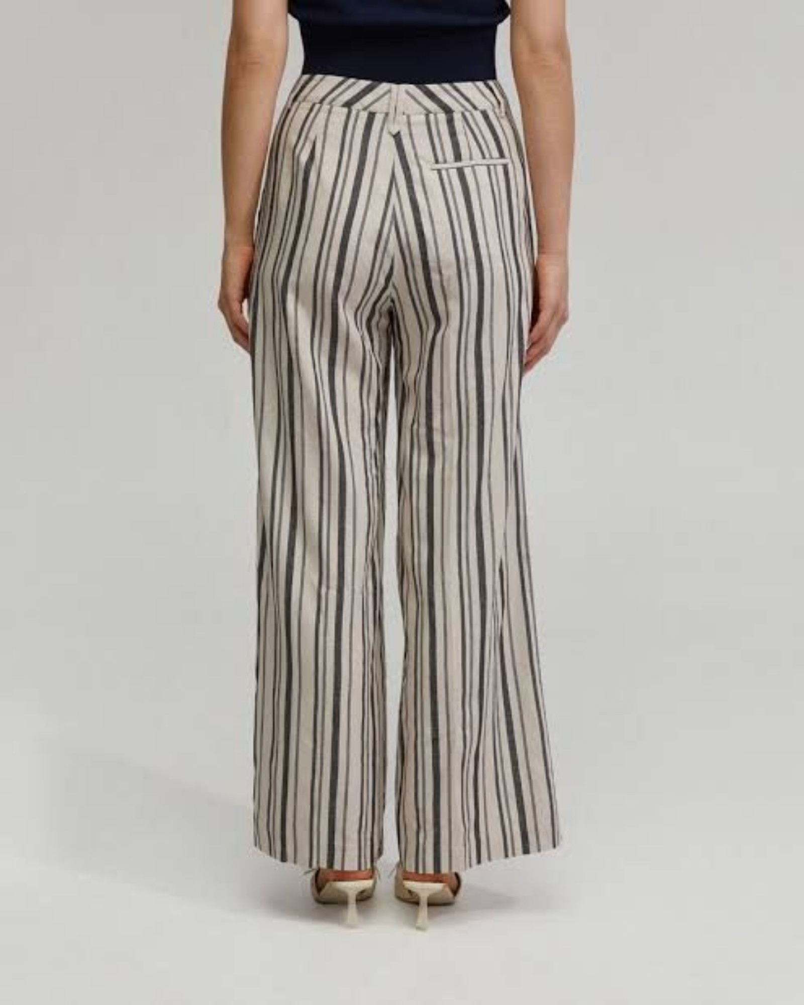 Oxford Women's Navy & Beige Sonia Striped Pants Size 10 - BNWT image 2
