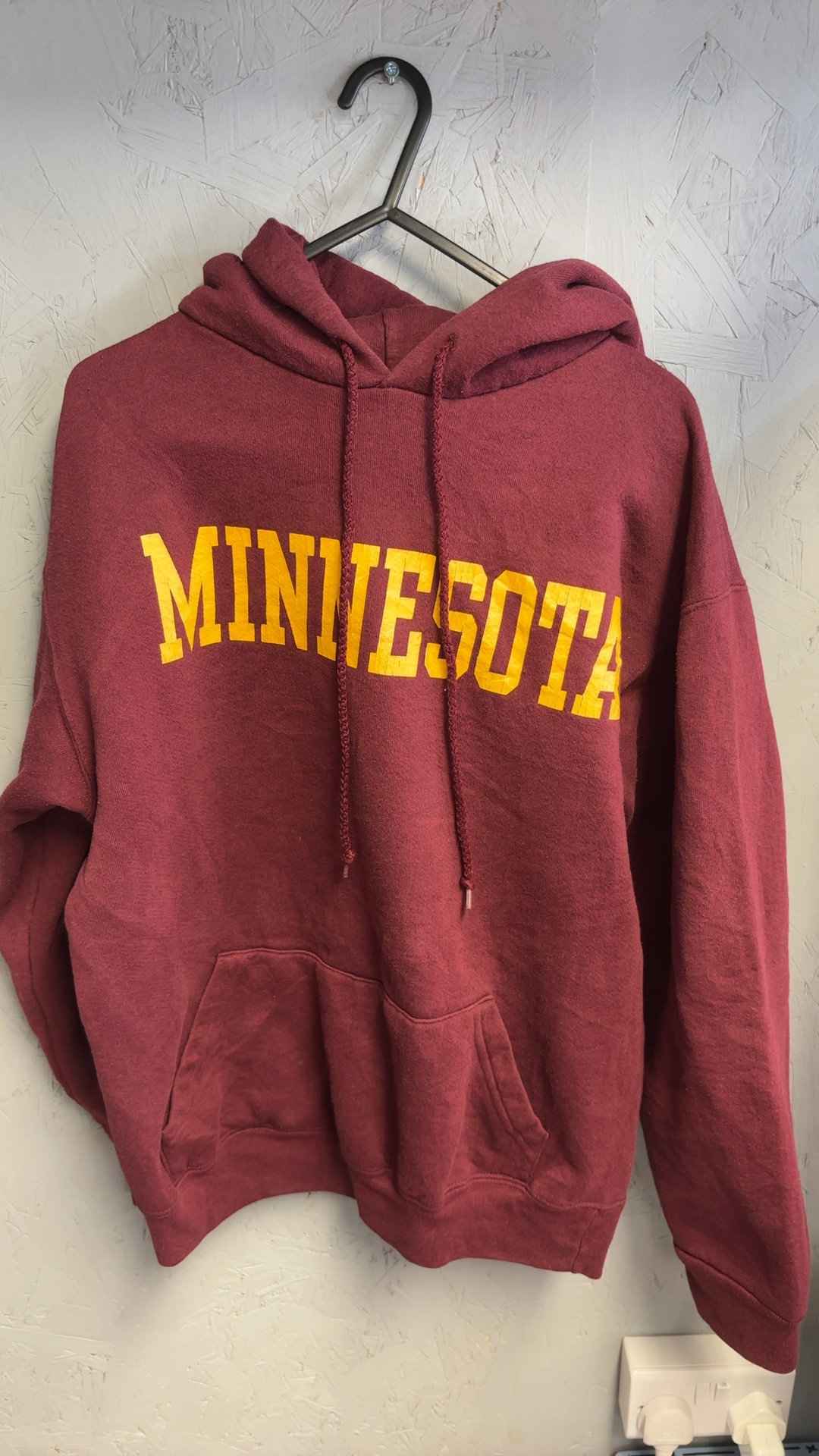 Minnesota Burgundy Hoodie Medium 50% Polyester 50% Cotton good condition