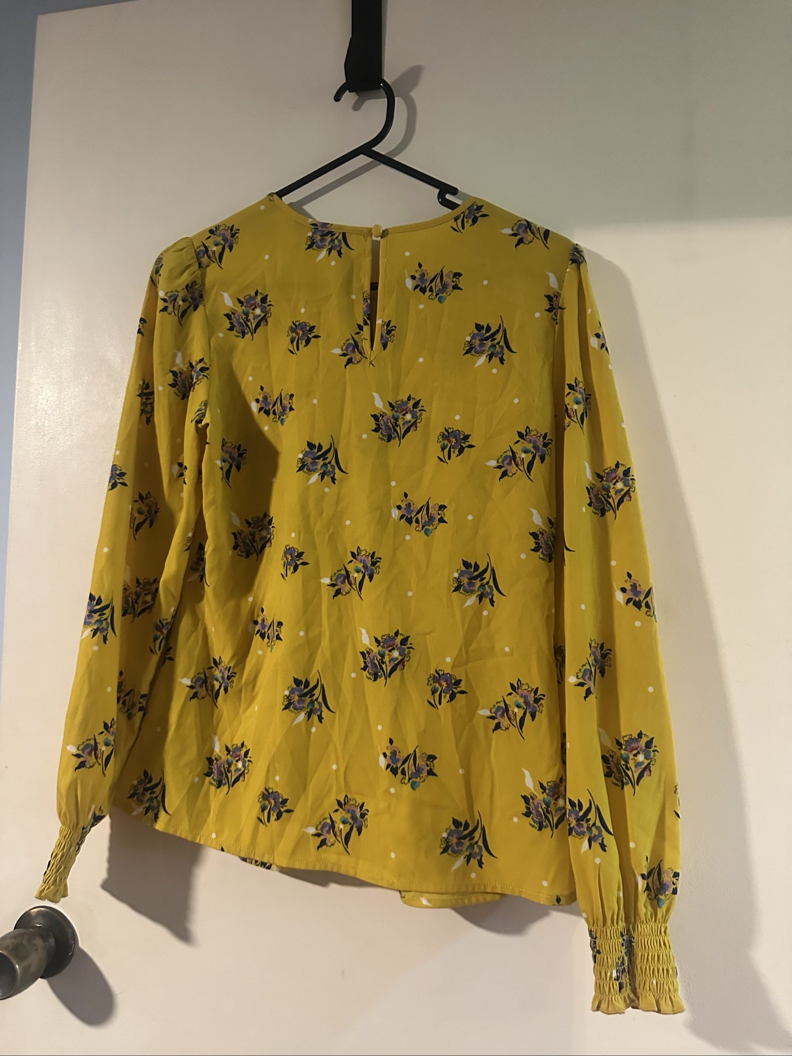 Review Women's Yellow Floral Long Sleeve Blouse Size 6 image 3