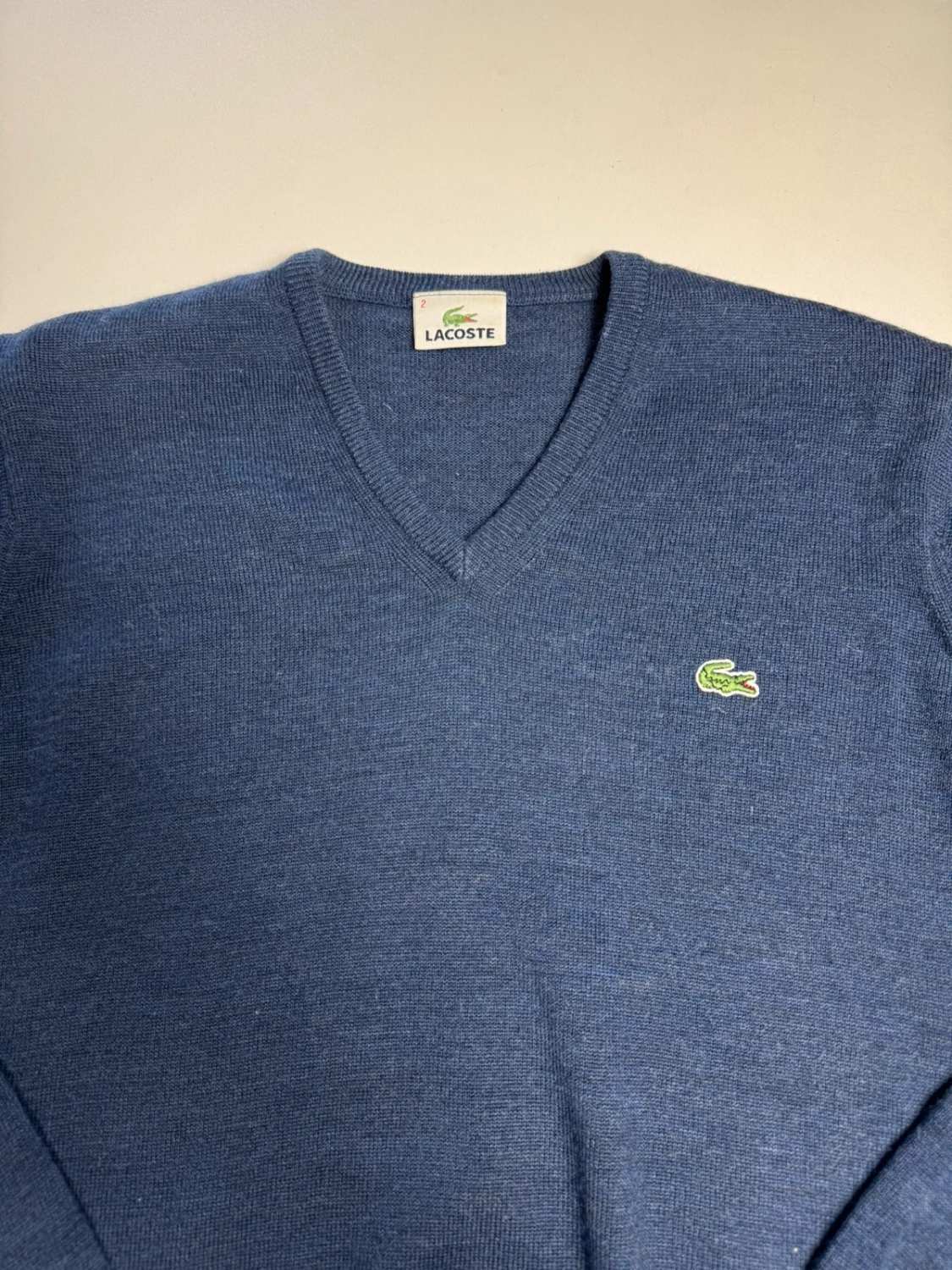 Lacoste Bleu Marine Pull Col V Manches Longues 100% laine - taille 2 (Small) image 3