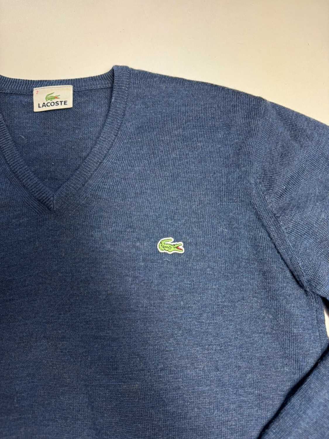 Lacoste Bleu Marine Pull Col V Manches Longues 100% laine - taille 2 (Small) image 4