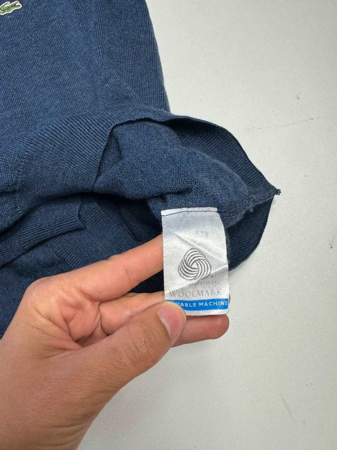 Lacoste Bleu Marine Pull Col V Manches Longues 100% laine - taille 2 (Small) image 9